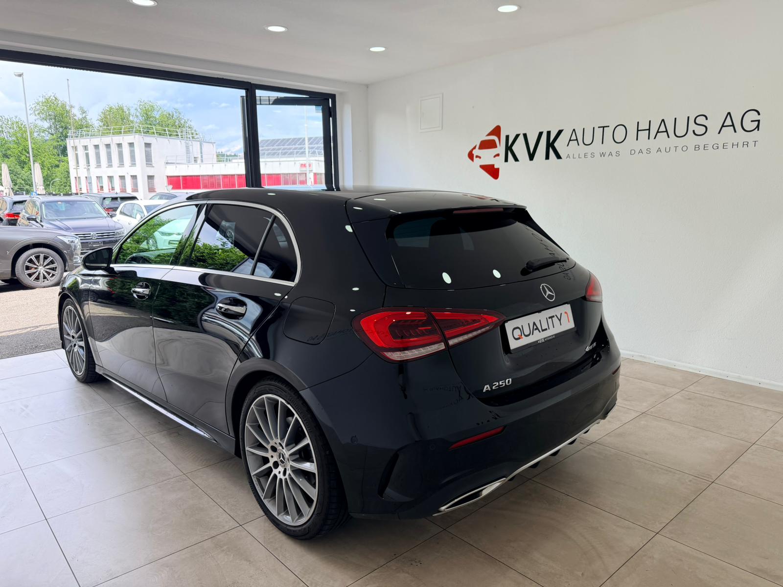 MERCEDES-BENZ A 250 4Matic AMG Line 4Matic 7G-DCT*CH Fahrzeug*4x4*-image-7