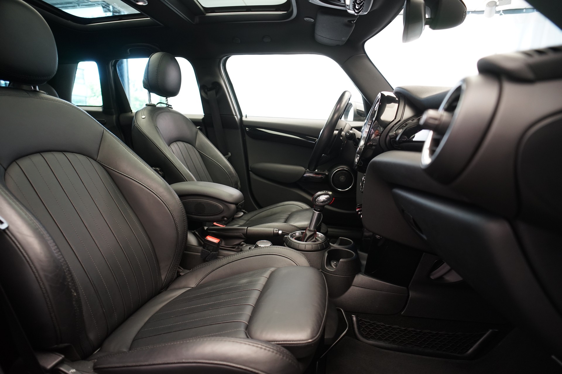 MINI Cooper S Steptronic *CH-Fahrzeug*-image-11