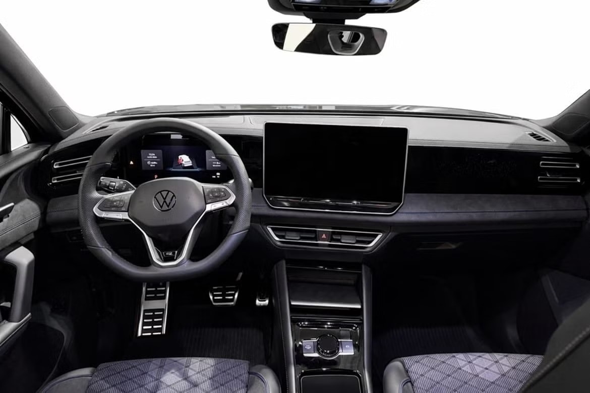 VW Tiguan 2.0 TDI SCR R-Line 4Motion DSG-image-6