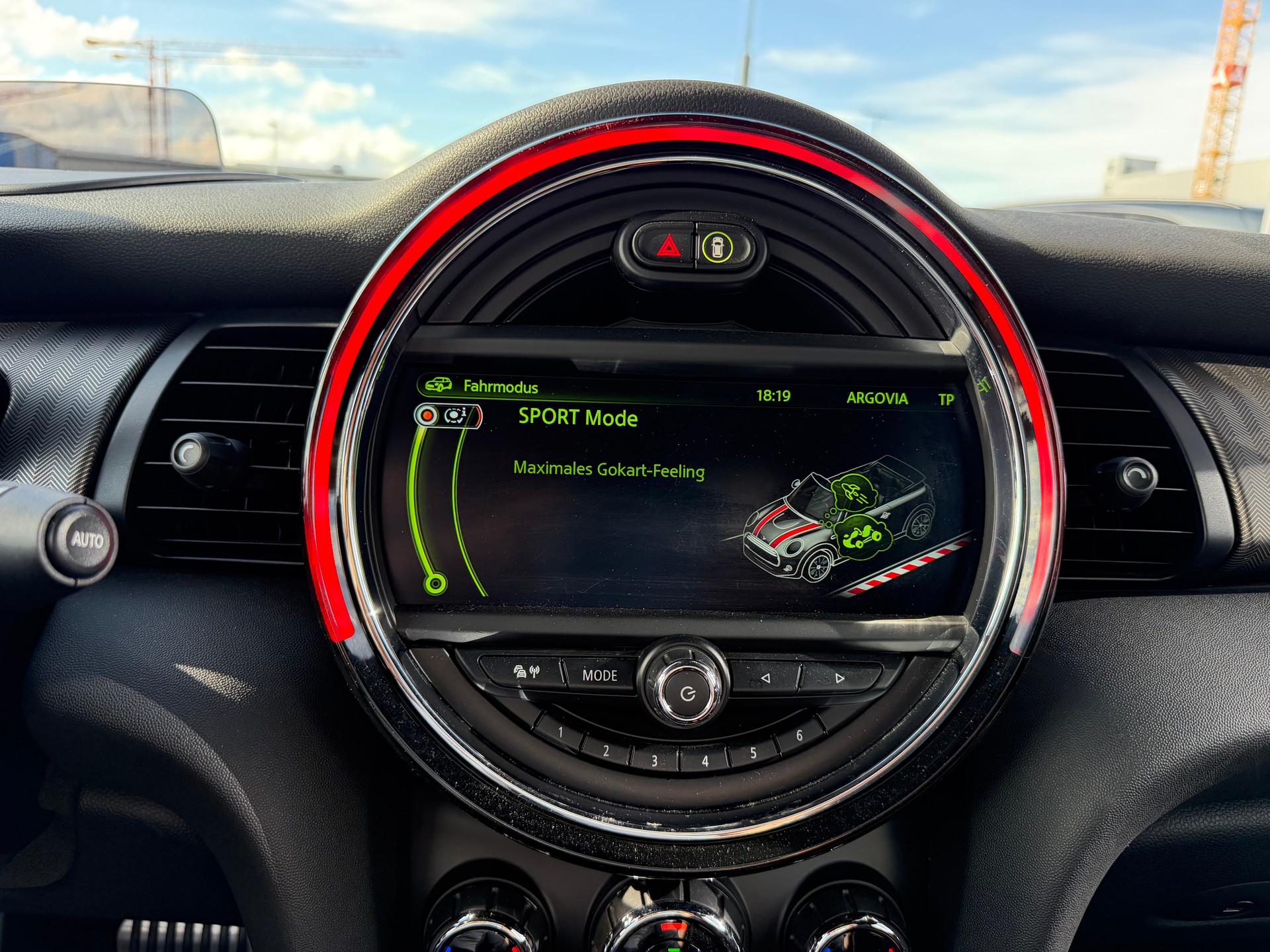 MINI Cooper John Cooper Works Cabriolet Steptronic-image-18