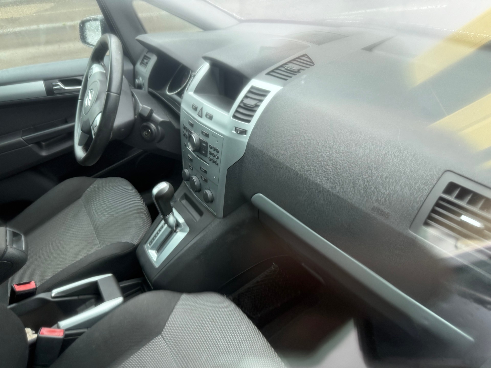 OPEL Zafira 2.2i 16V Sport Automatic-image-3