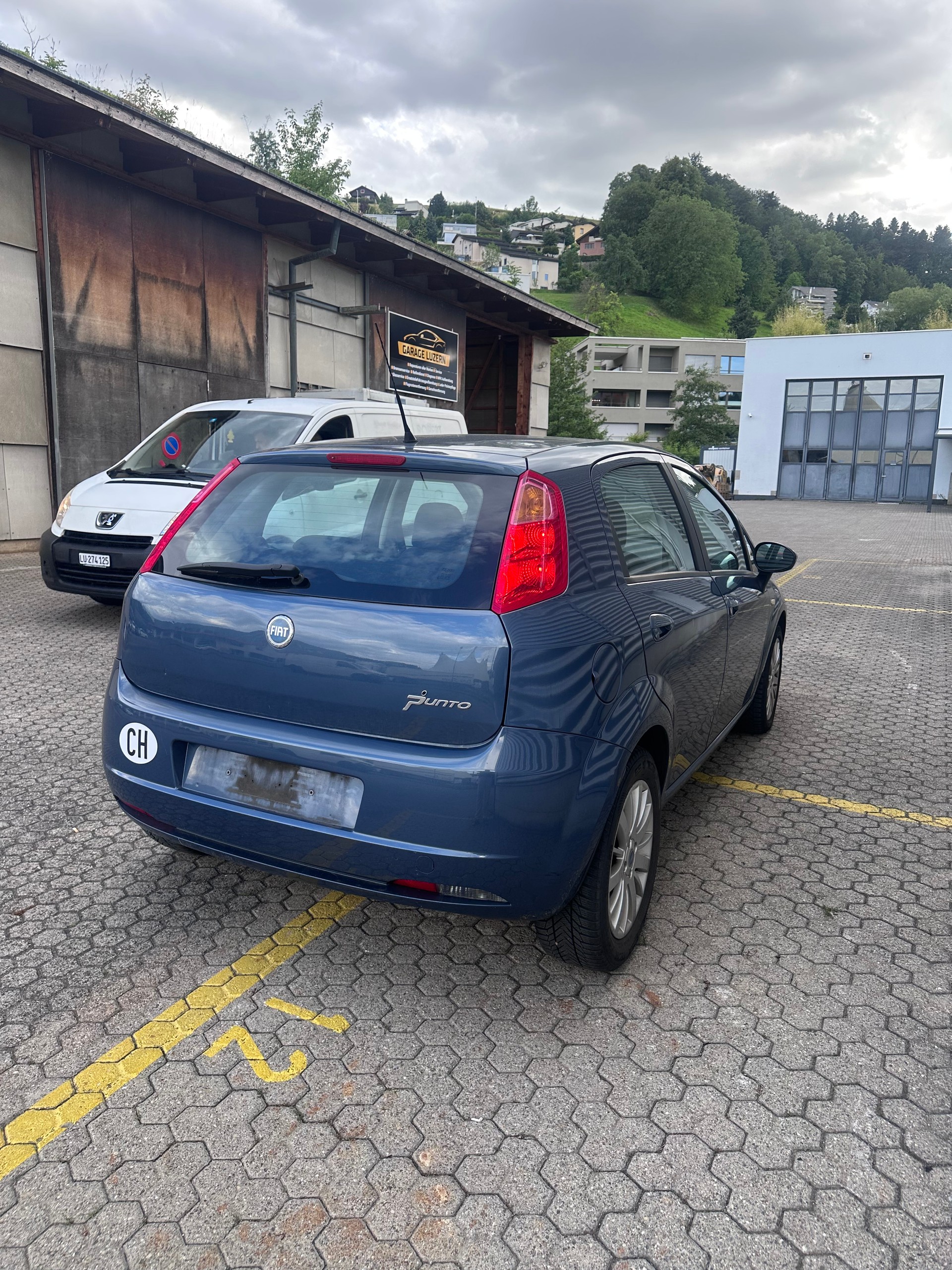 FIAT Punto 1.4 16V Sport ab MFK-image-5