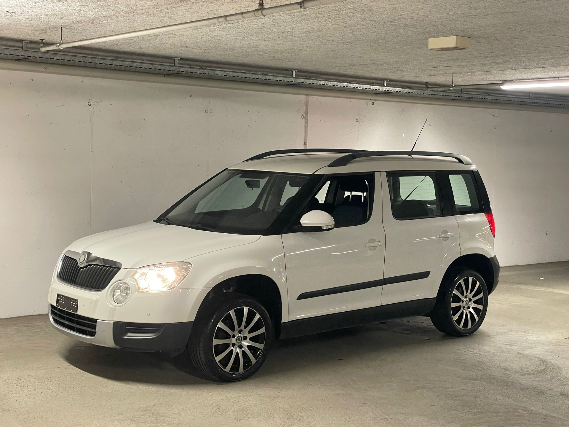 SKODA Yeti 1.8 TSI Ambition 4x4 // AHK & MFK NEU