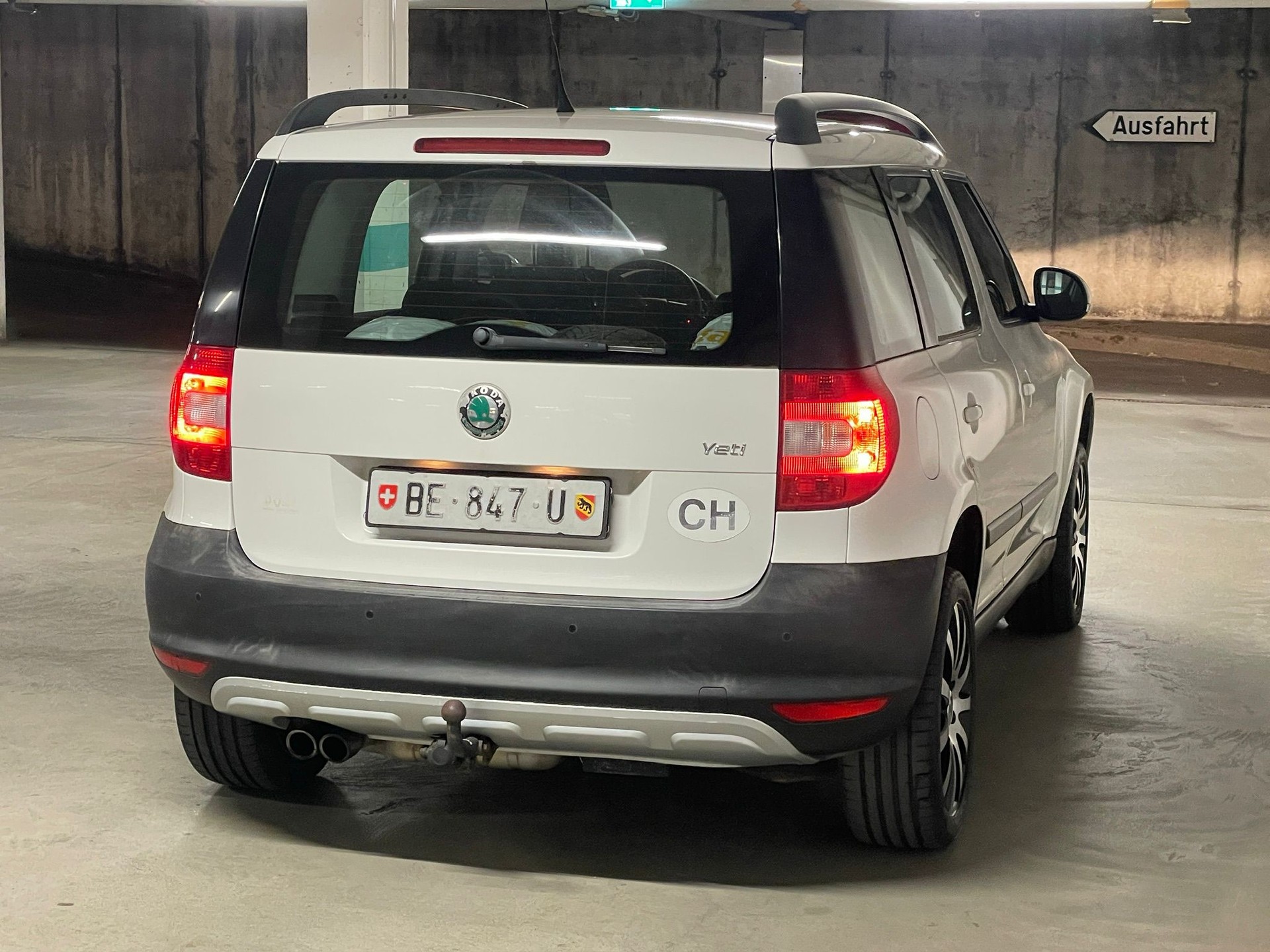 SKODA Yeti 1.8 TSI Ambition 4x4 // AHK & MFK NEU-image-7