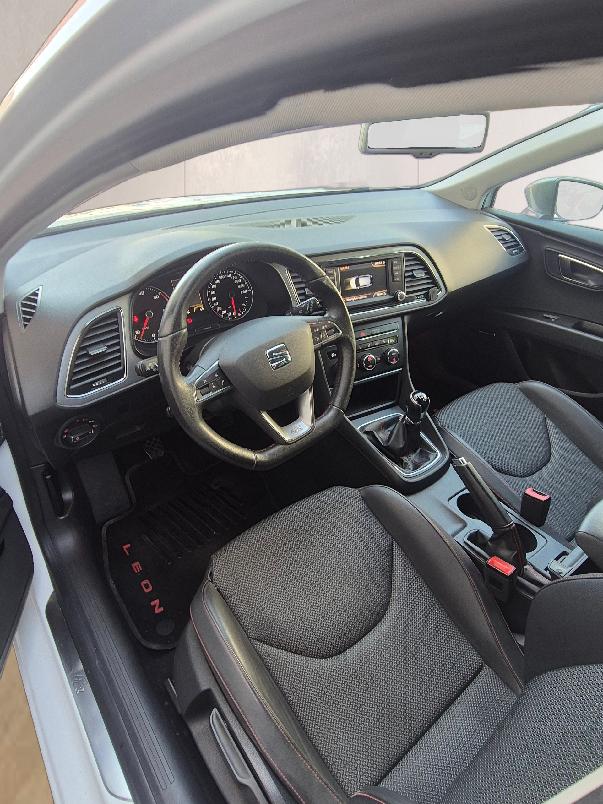 SEAT Leon ST 2.0 TDI FR-image-6