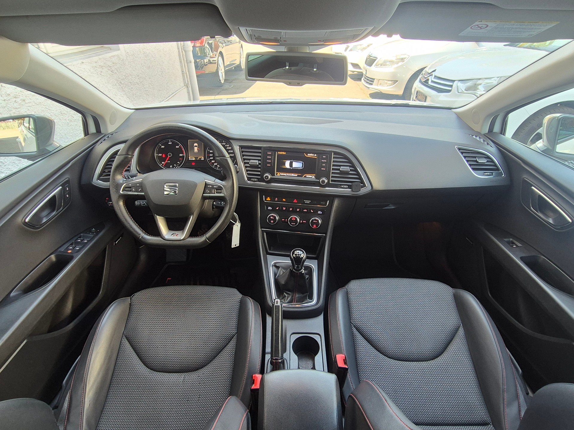 SEAT Leon ST 2.0 TDI FR-image-8