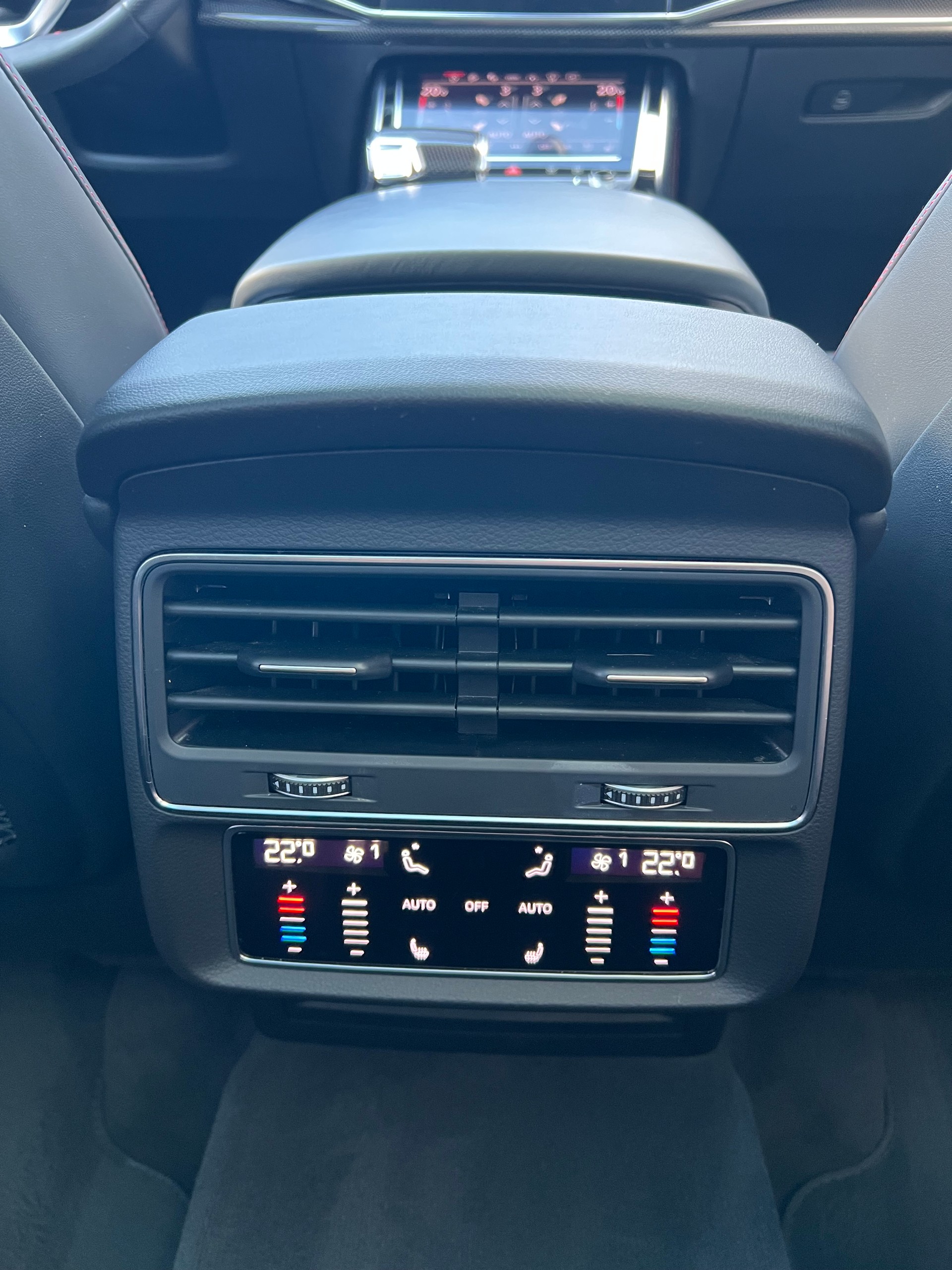 AUDI SQ7 TFSI quattro tiptronic-image-21