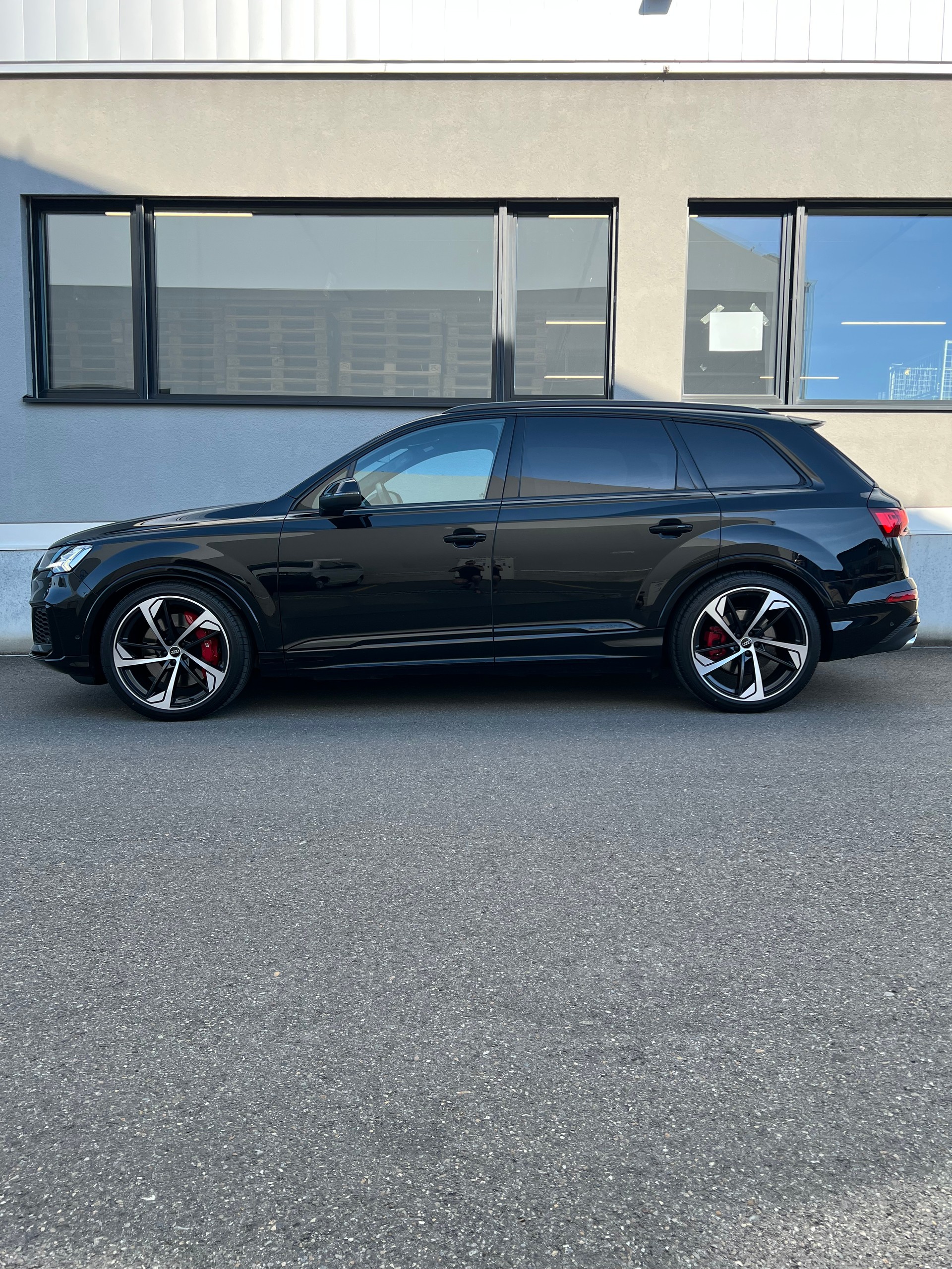 AUDI SQ7 TFSI quattro tiptronic-showroom-element-1