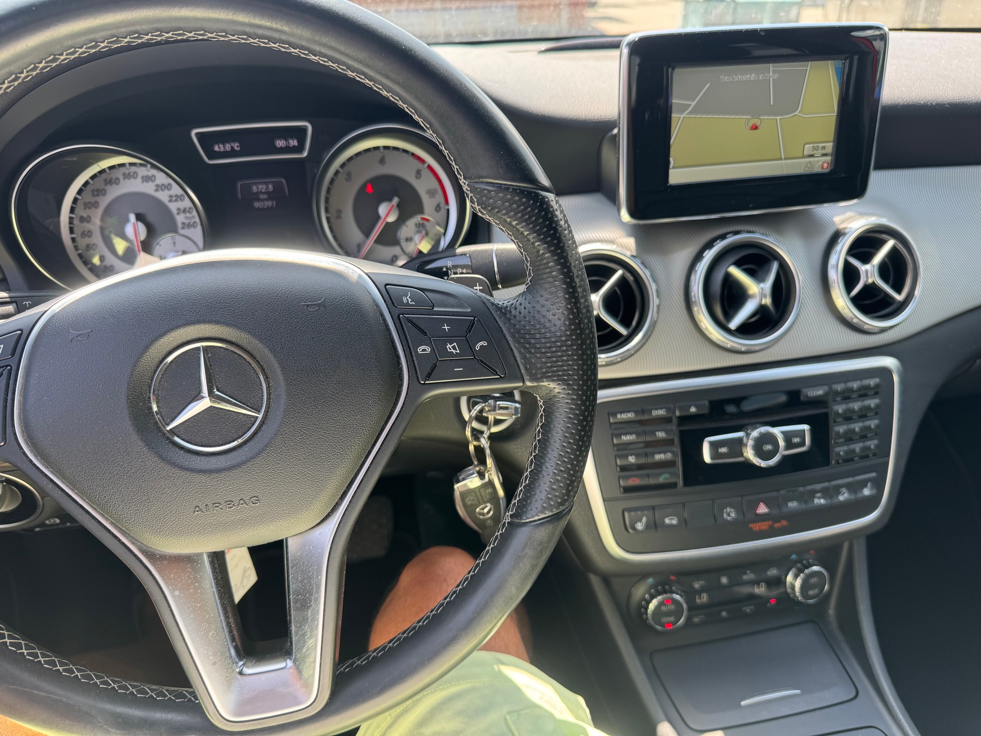 MERCEDES-BENZ GLA 200 CDI 4Matic 7G-DCT-image-25