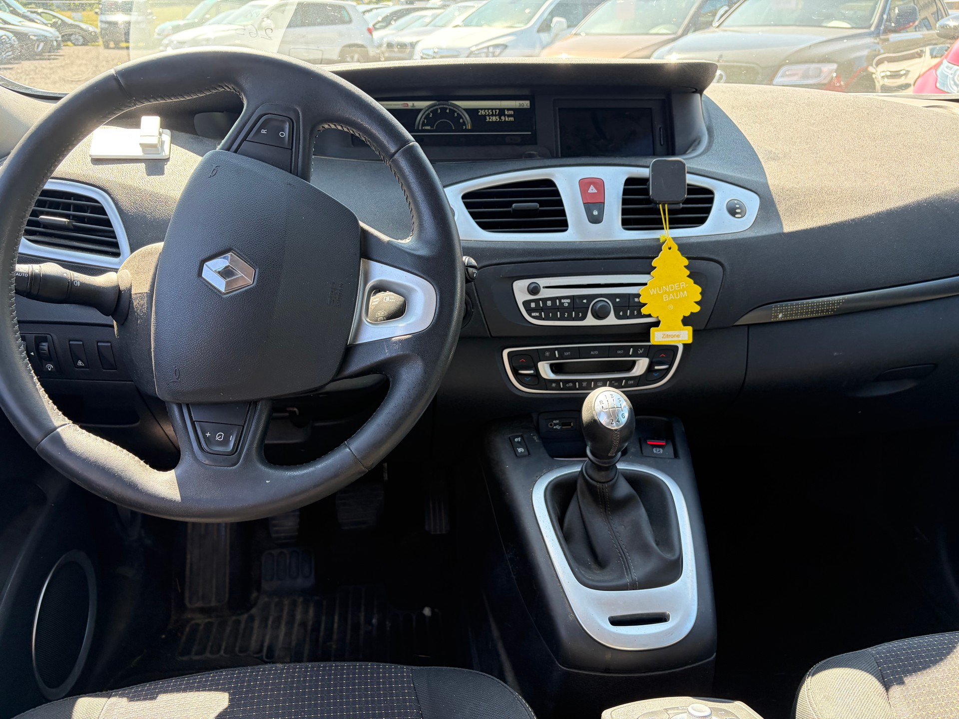 RENAULT Grand Scénic 1.4 16V Turbo Dynamique-image-8