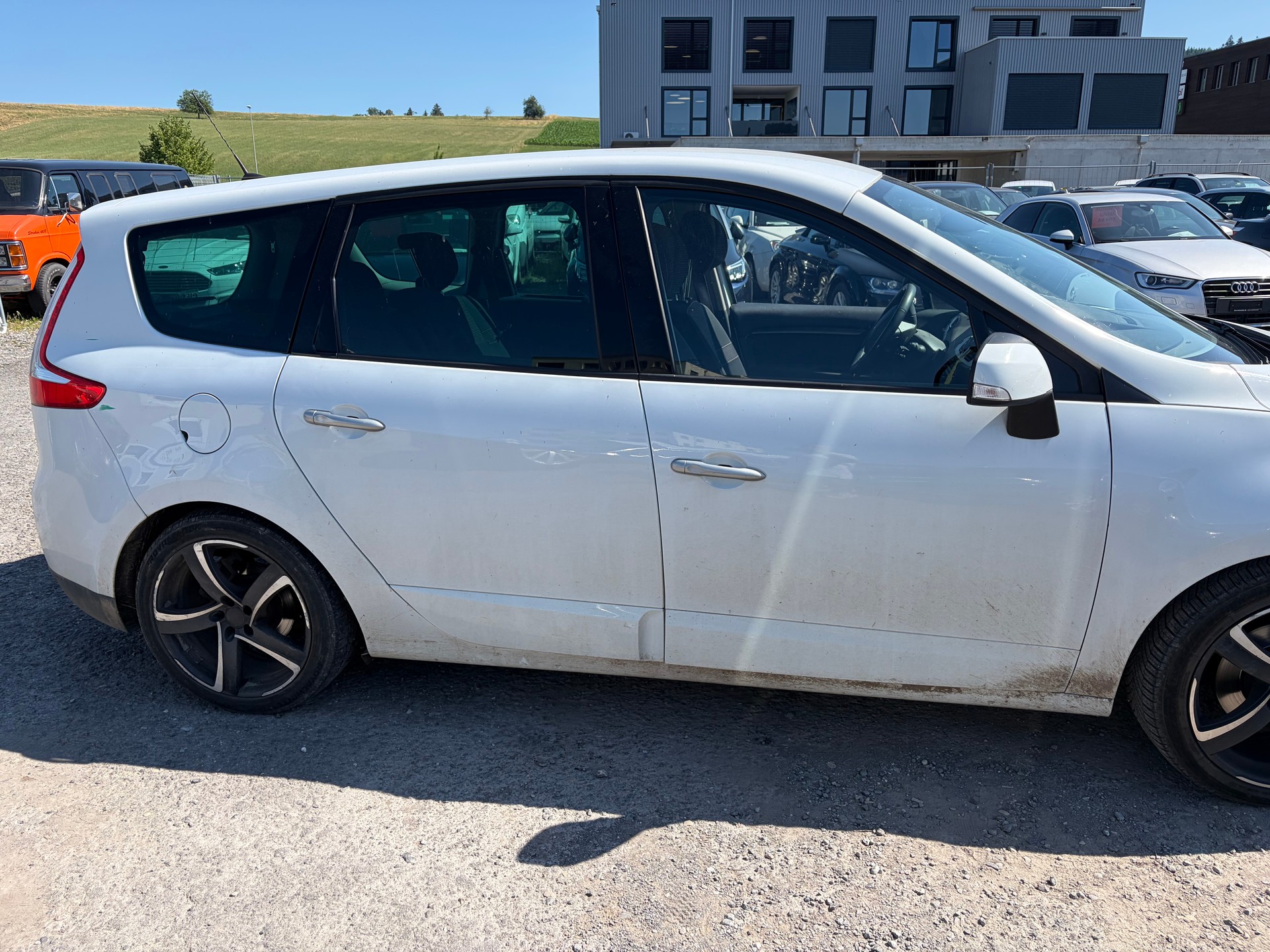 RENAULT Grand Scénic 1.4 16V Turbo Dynamique-image-7