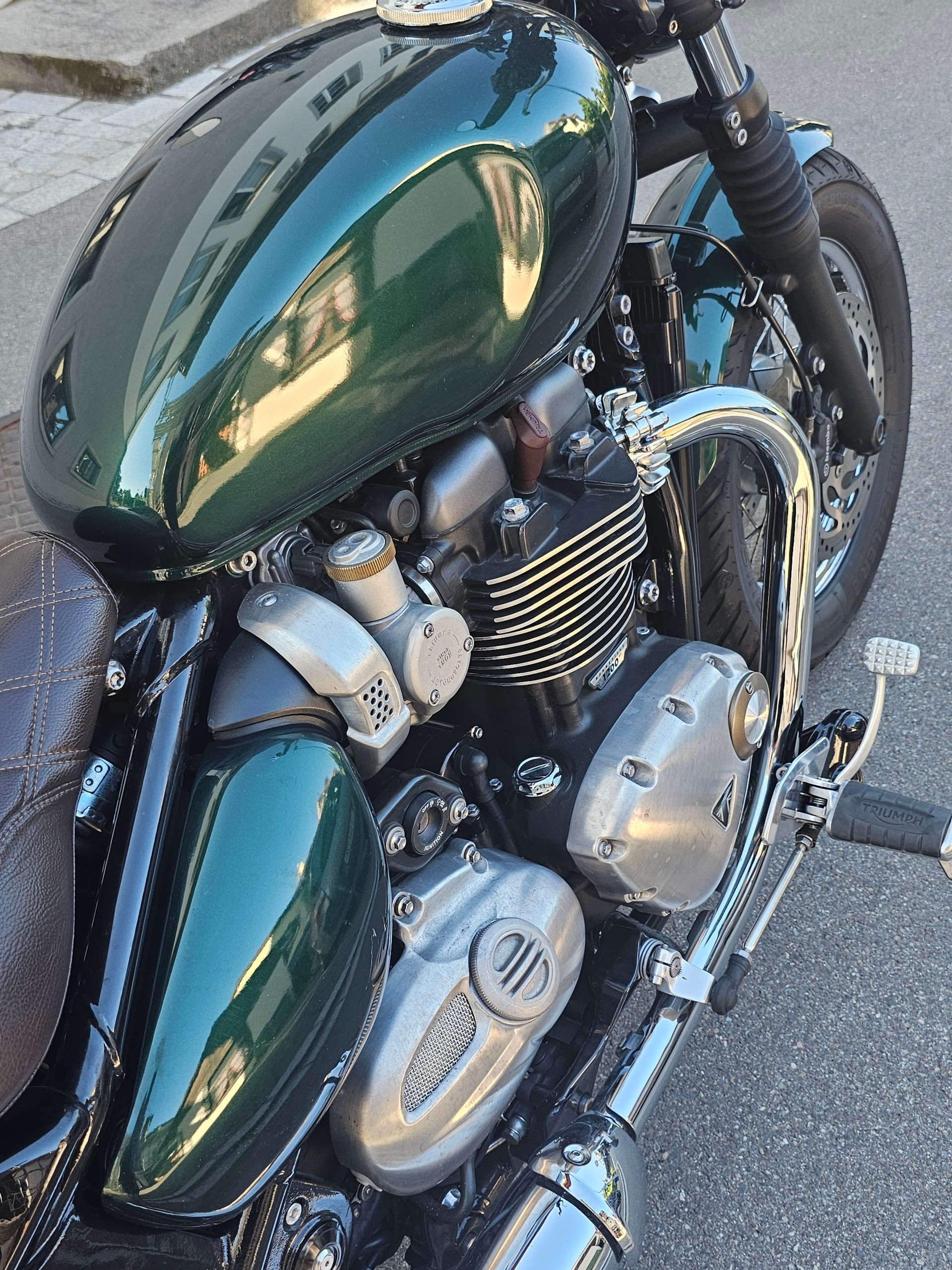 TRIUMPH Bonneville 1200 Speedmaster ABS-image-2