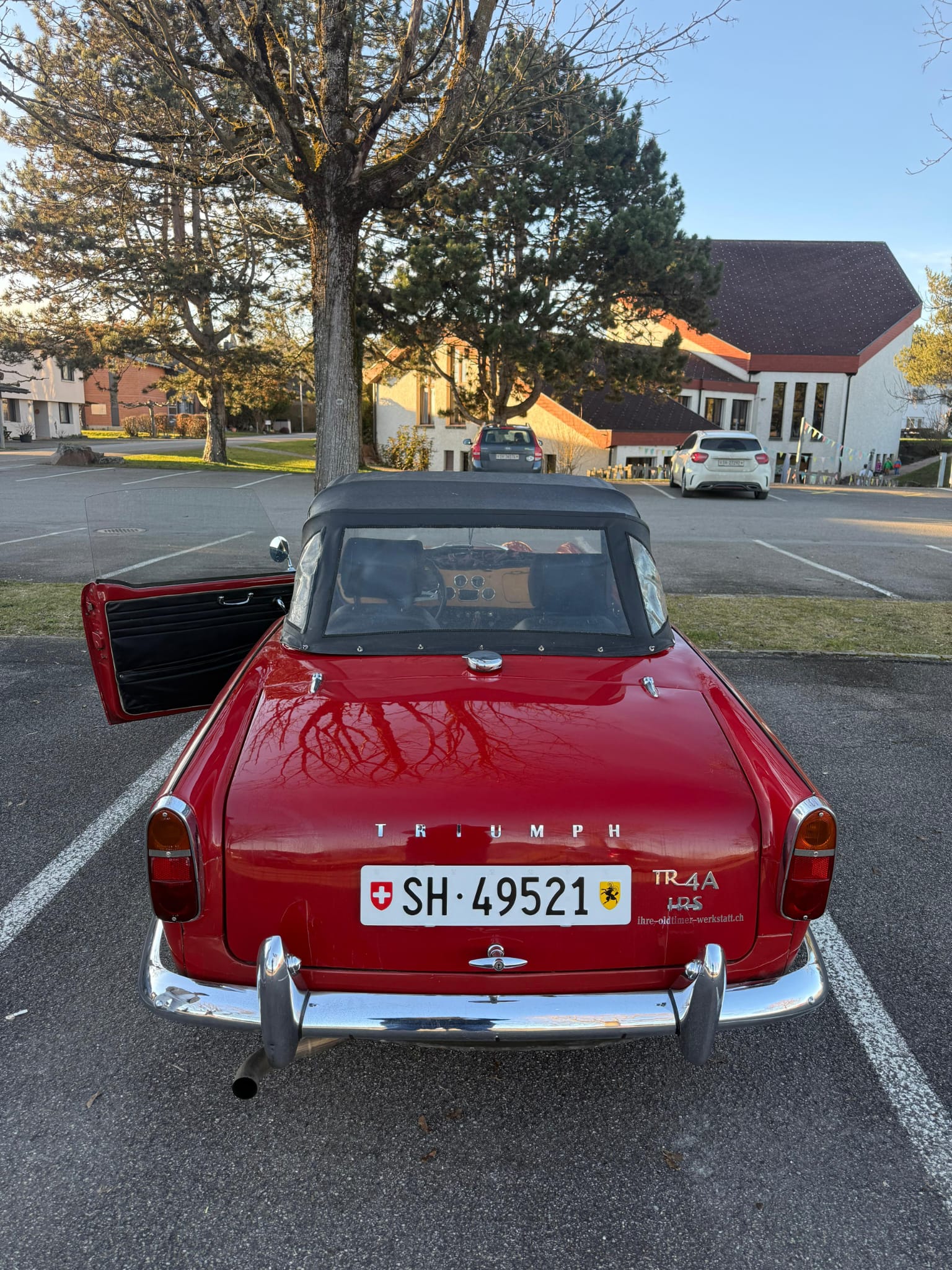 TRIUMPH TR4A-image-1