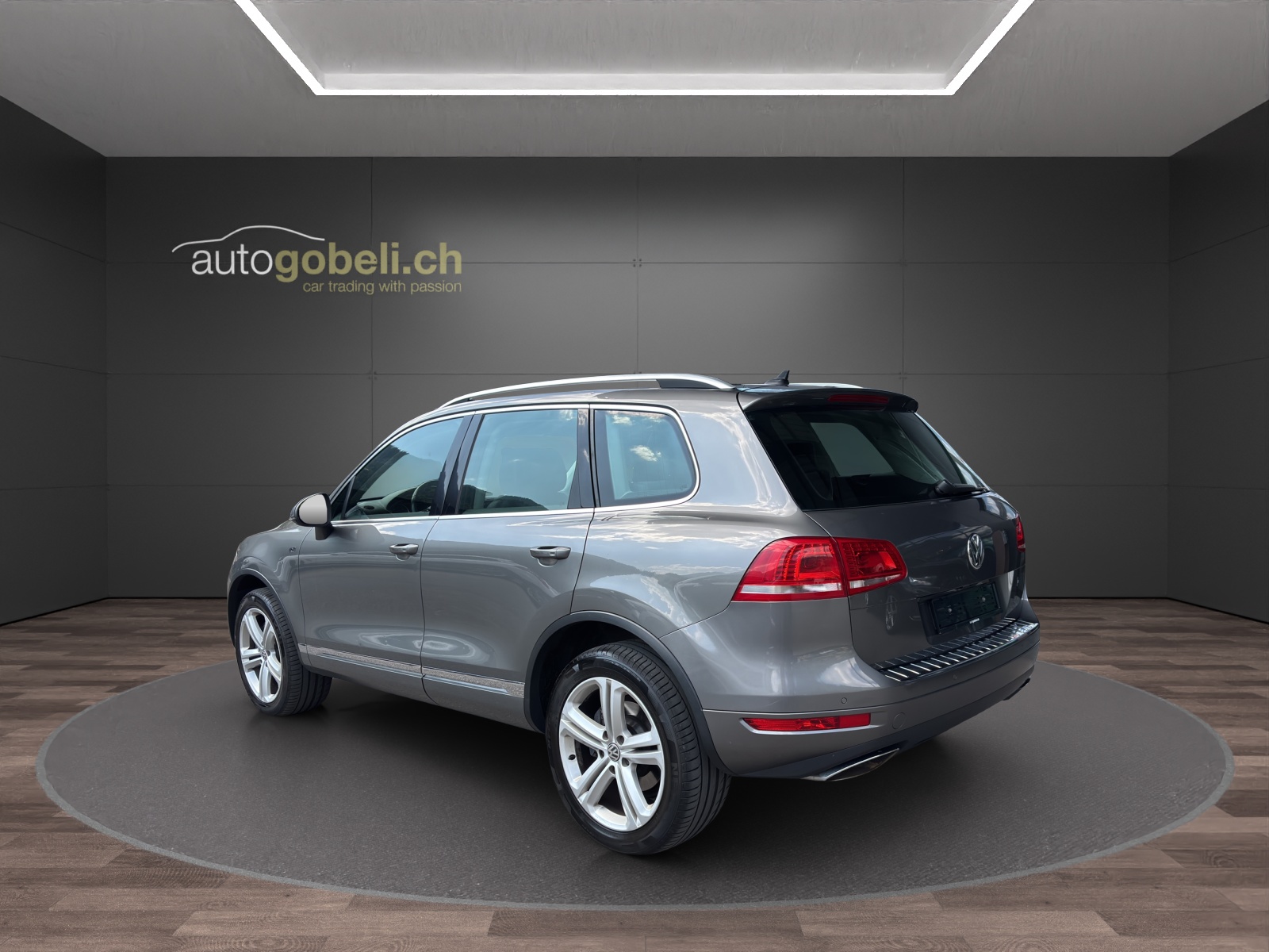 VW Touareg 4.2 TDI Tiptronic-showroom-element-1