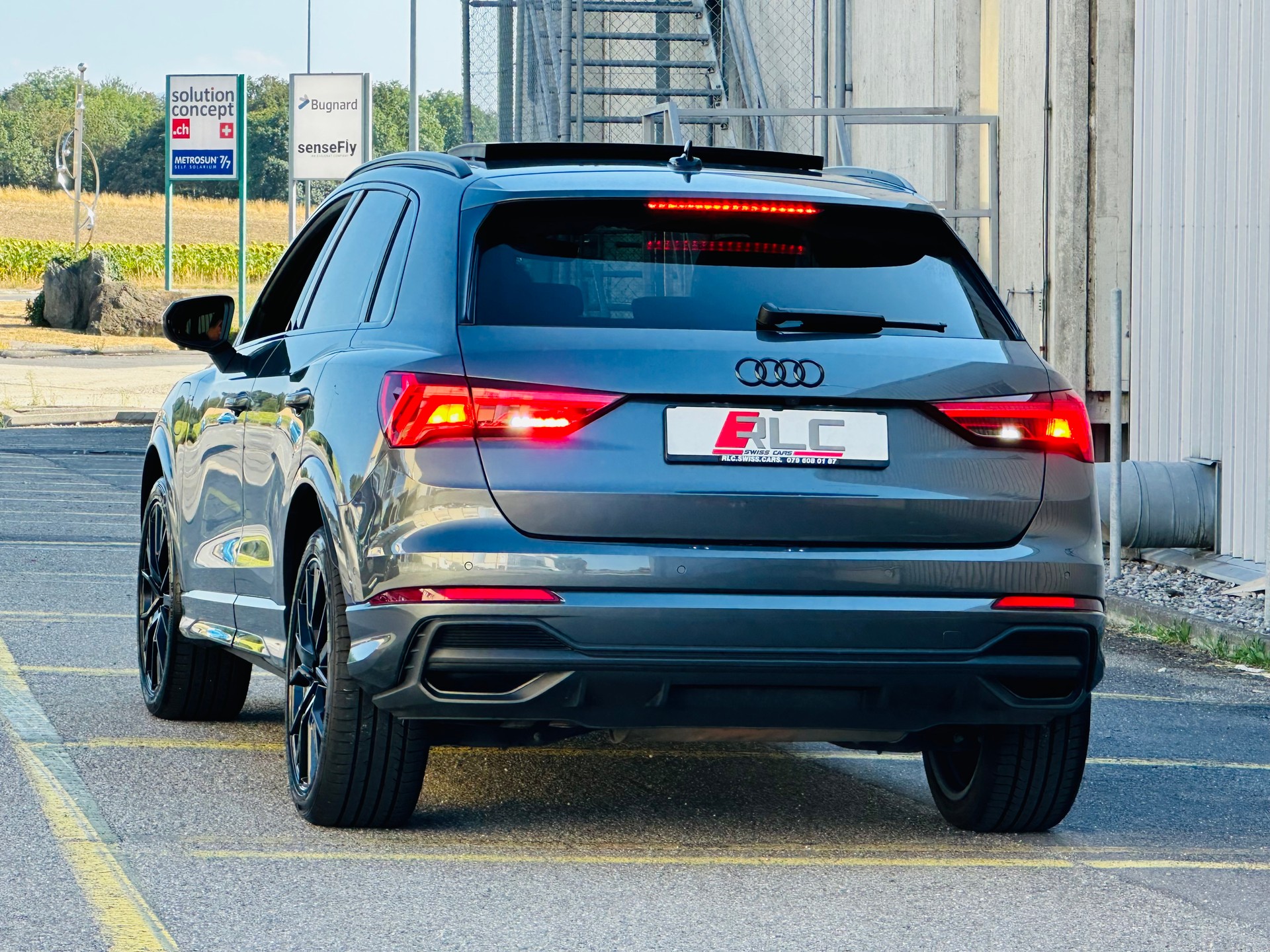 AUDI Q3 45 TFSI e S line S-tronic-image-10
