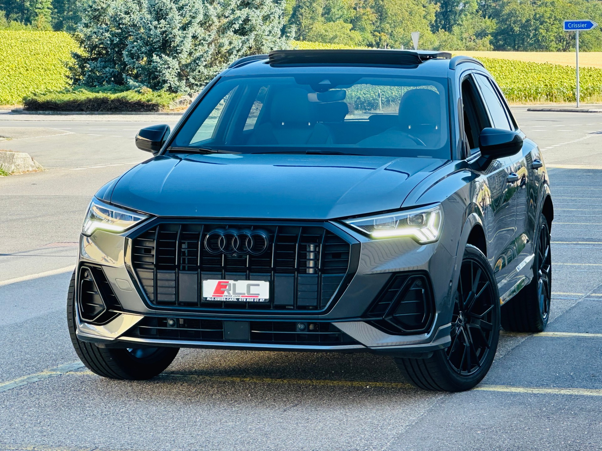 AUDI Q3 45 TFSI e S line S-tronic-showroom-element-1