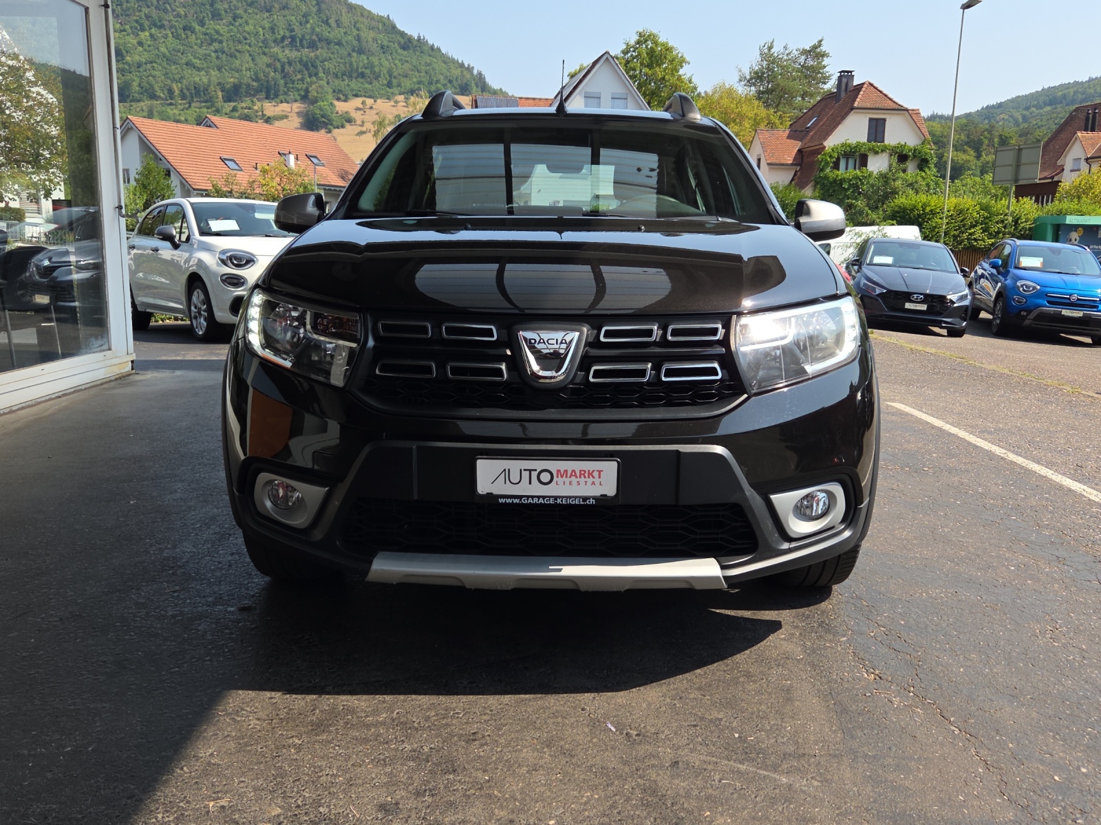 DACIA Sandero 0.9 Lauréate-showroom-element-3