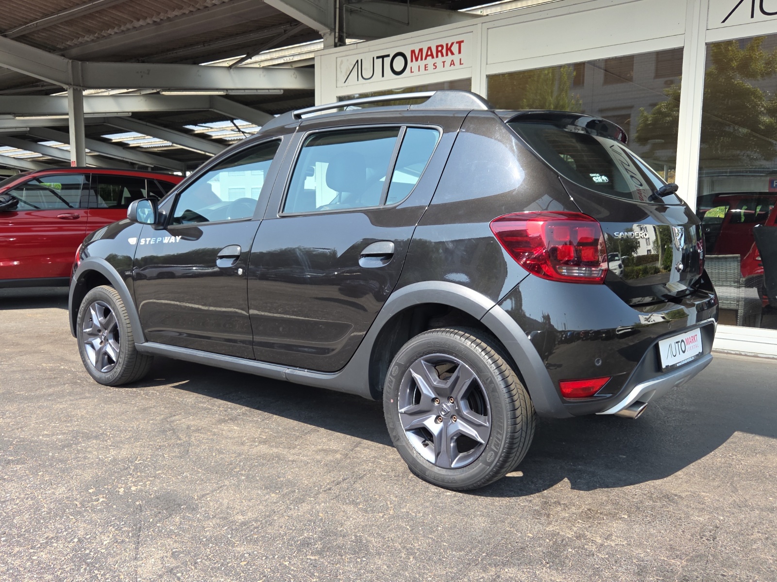 DACIA Sandero 0.9 Lauréate-showroom-element-2