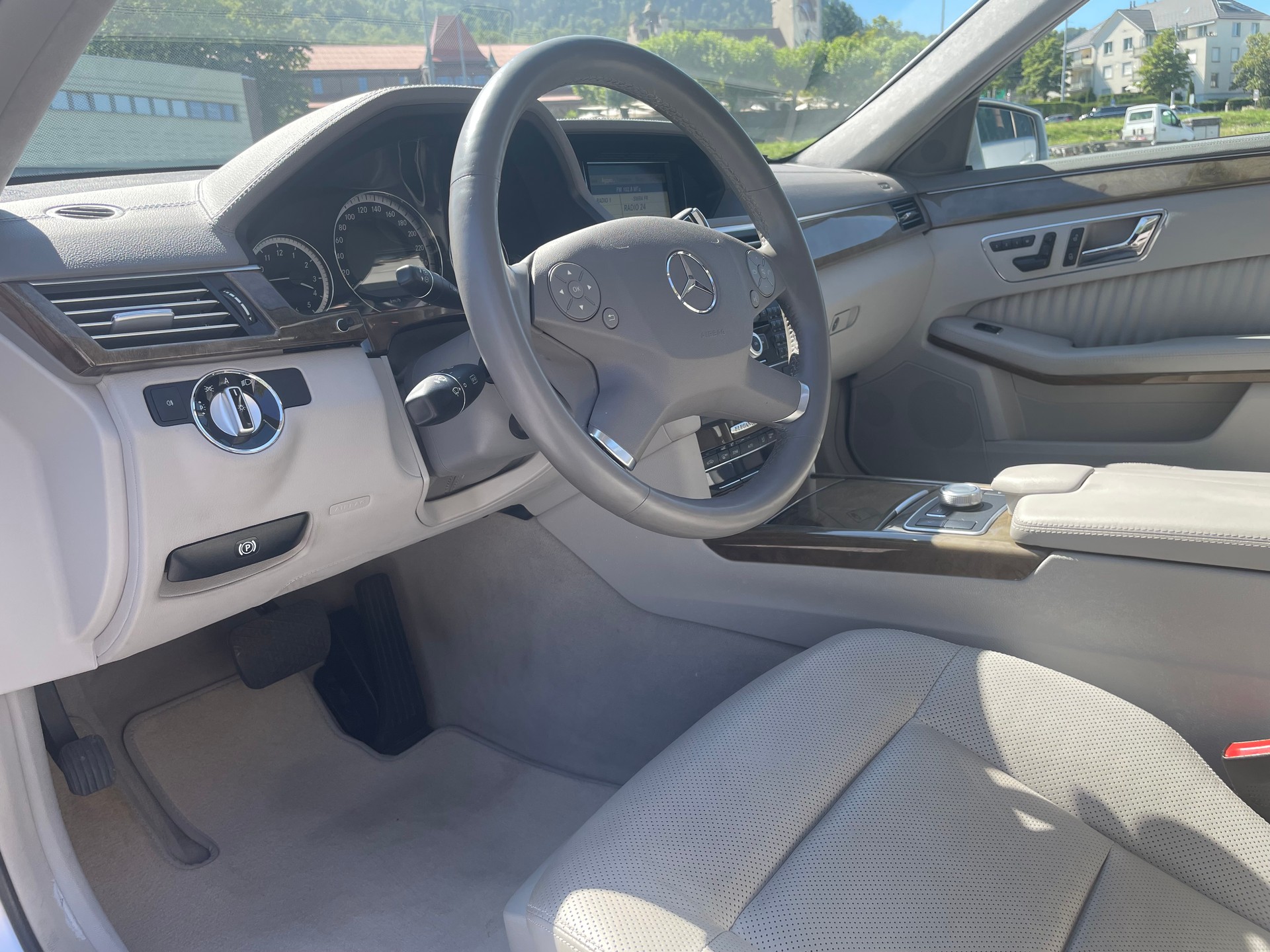 MERCEDES-BENZ E 350 V6 BlueEF-image-3