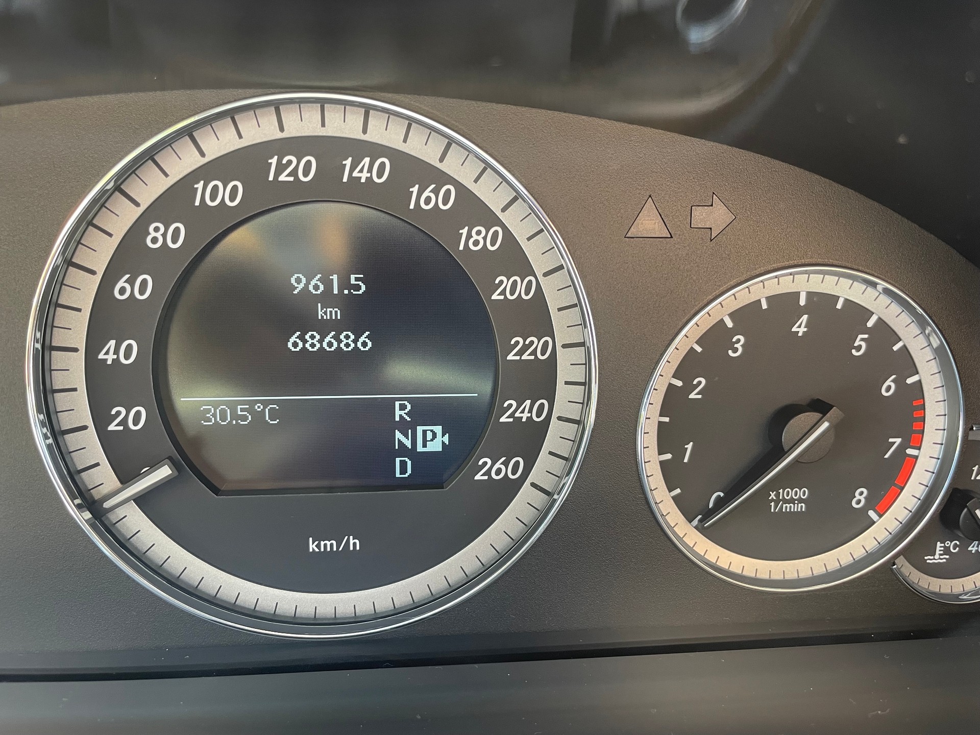 MERCEDES-BENZ E 350 V6 BlueEF-image-6