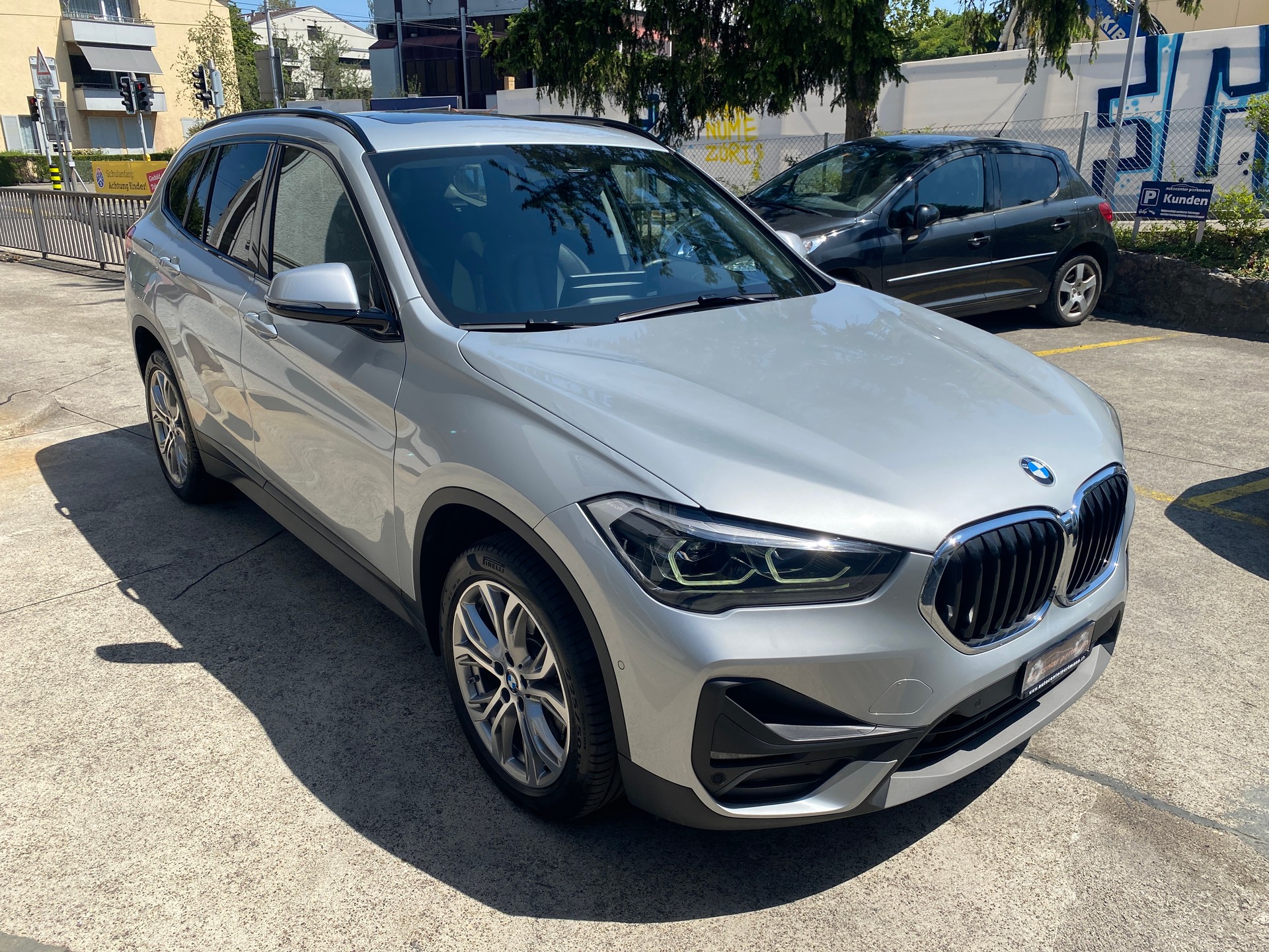 BMW X1 xDrive 20i Steptronic-showroom-element-3