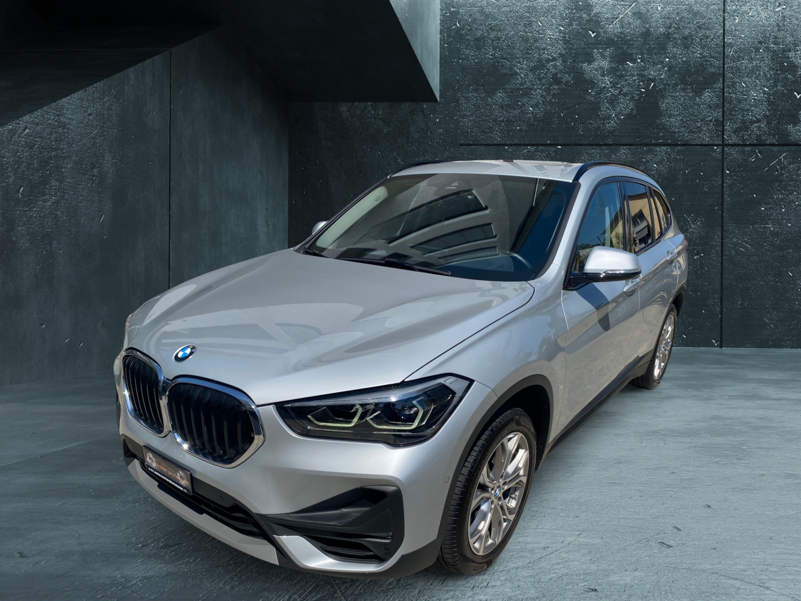 BMW X1 xDrive 20i Steptronic-showroom-element-2