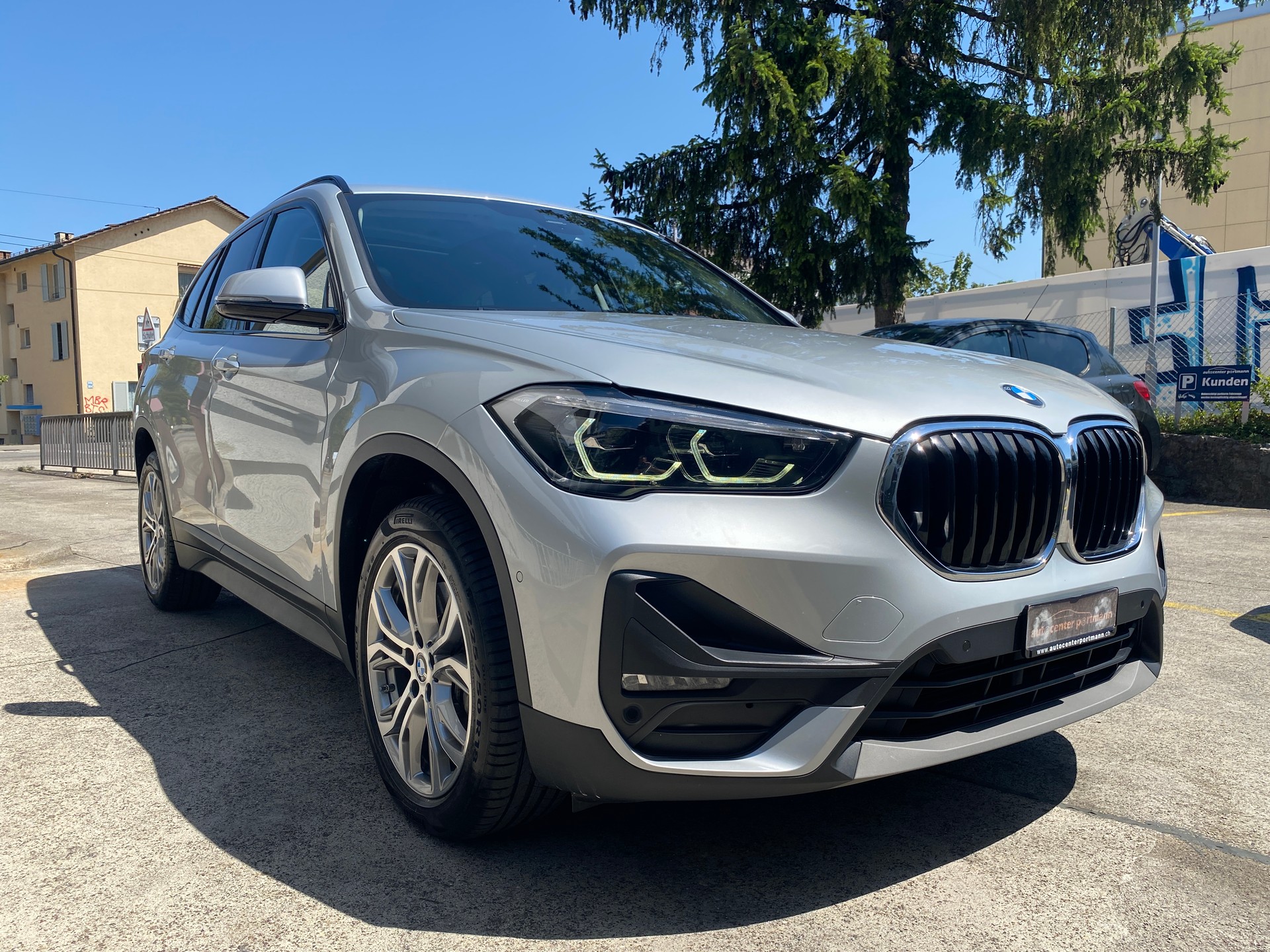 BMW X1 xDrive 20i Steptronic-showroom-element-1