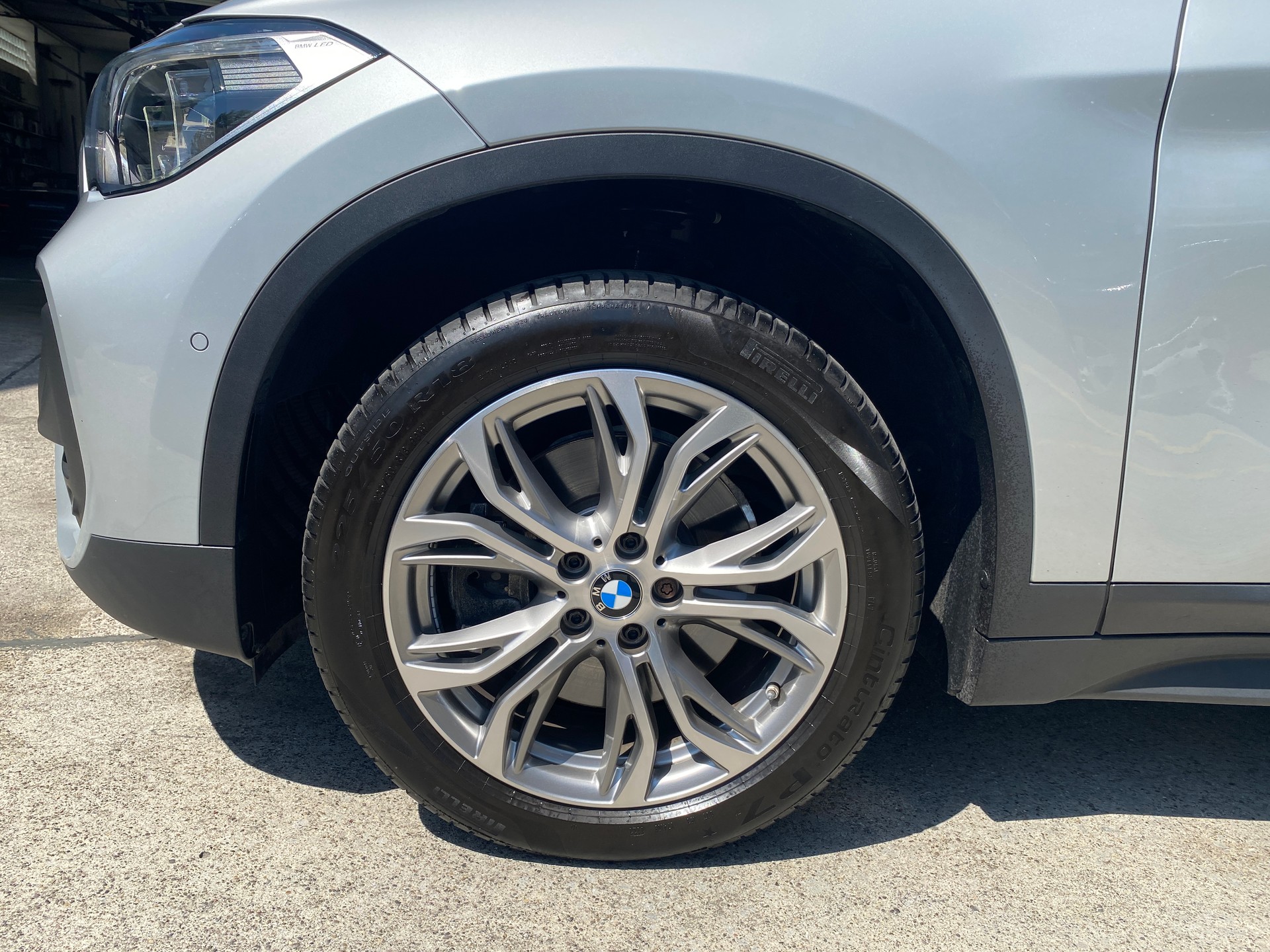 BMW X1 xDrive 20i Steptronic-image-13