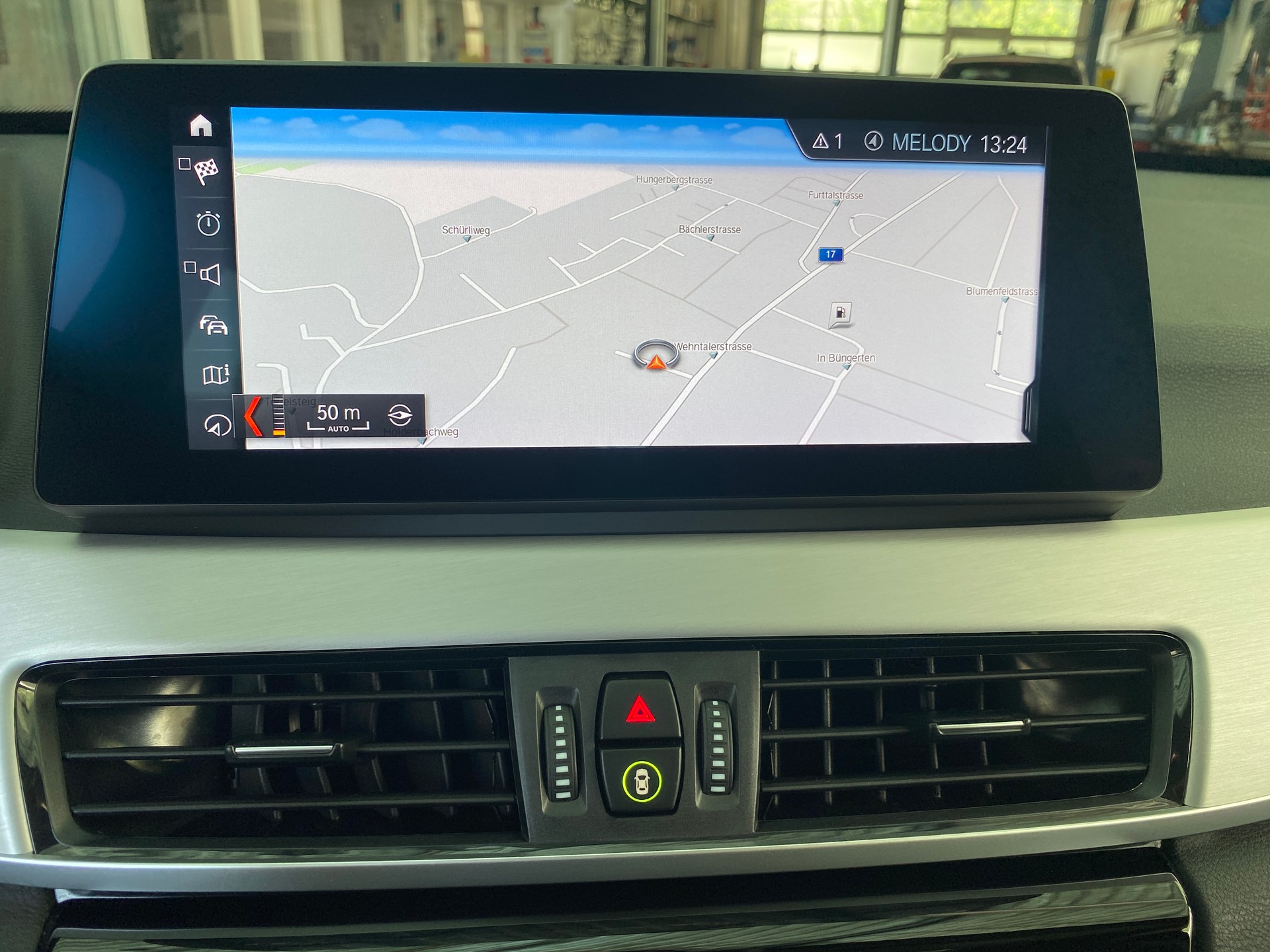 BMW X1 xDrive 20i Steptronic-image-17