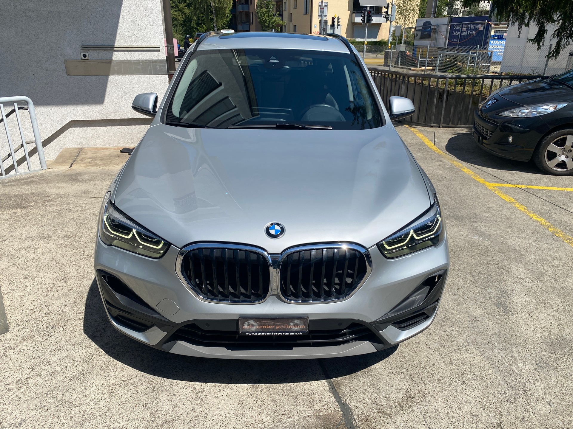 BMW X1 xDrive 20i Steptronic-image-6