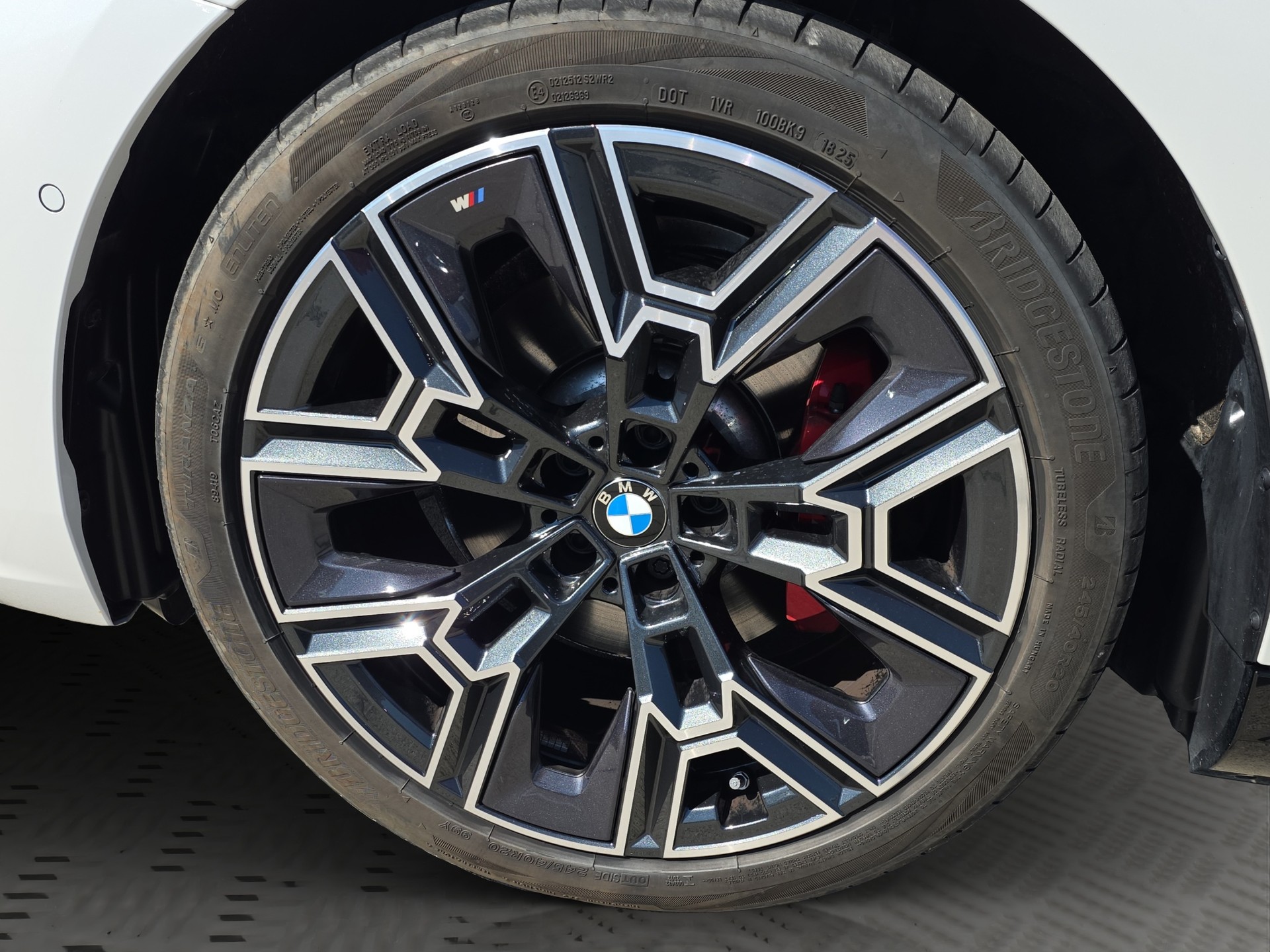 BMW 530e xDrive Touring M Sport Pro Steptronic-image-7