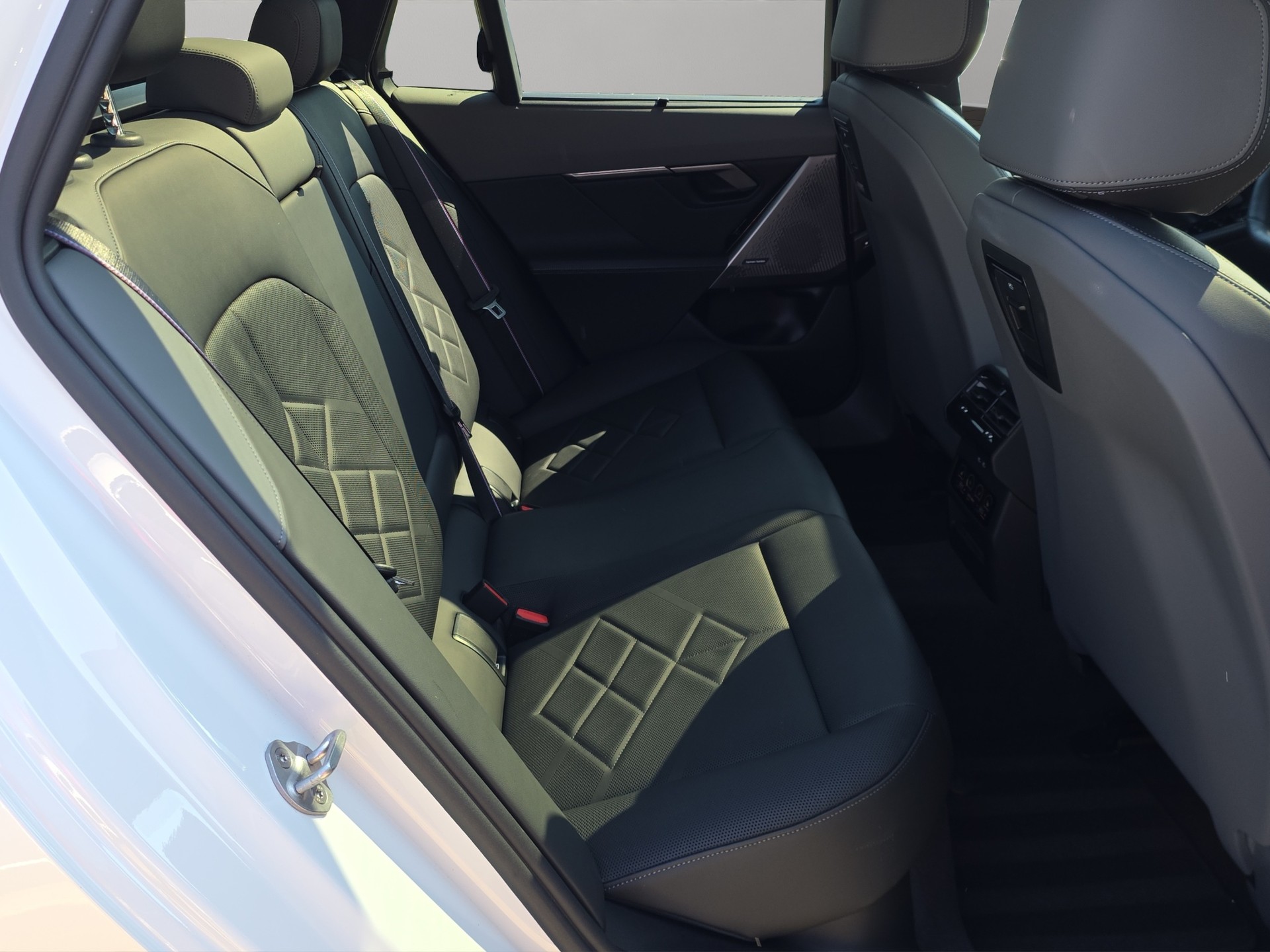 BMW 530e xDrive Touring M Sport Pro Steptronic-image-19