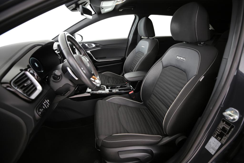 KIA Ceed SW 1.5 T-GDi MHEV GT-Line-showroom-element-3