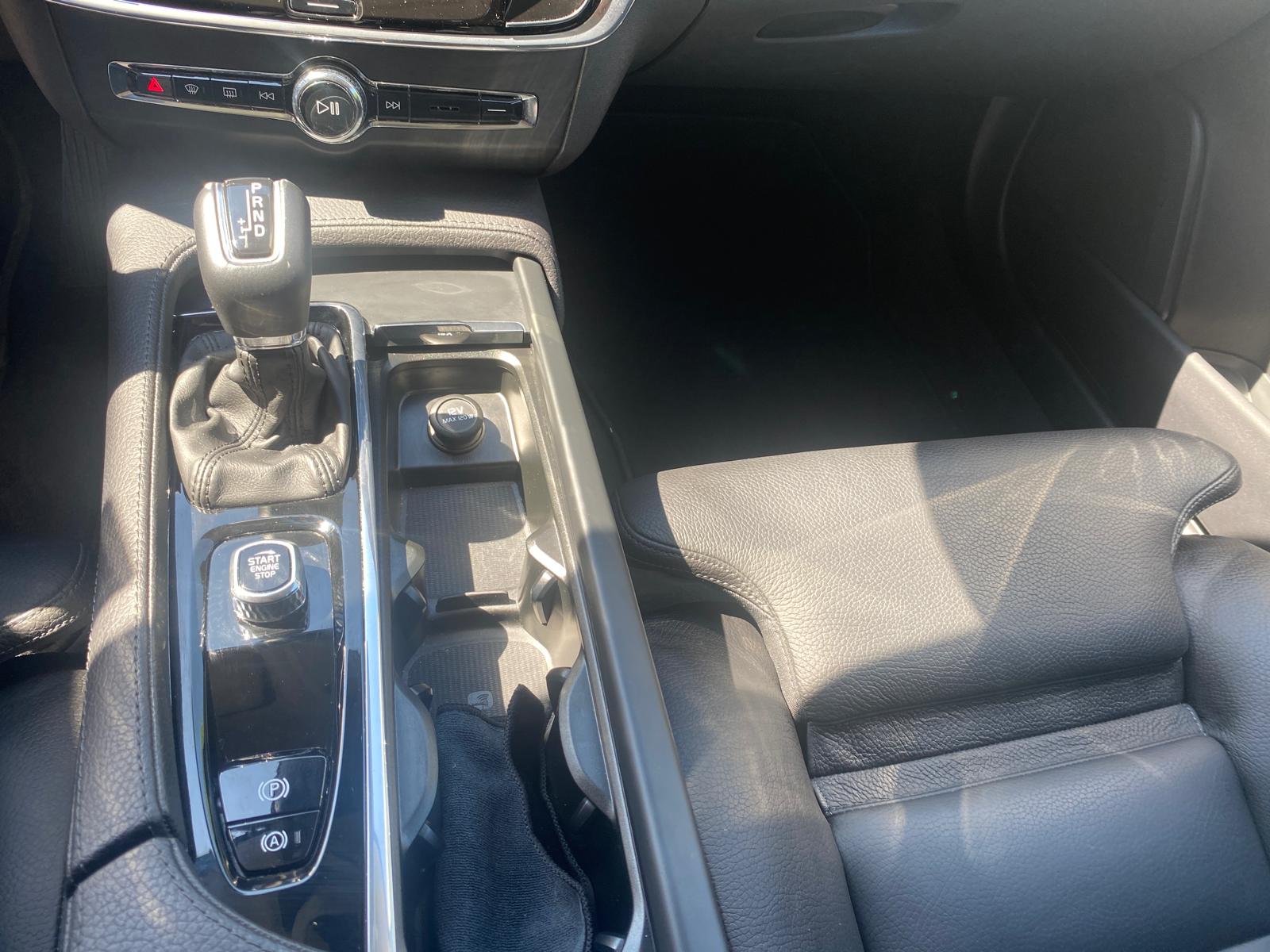 VOLVO V90 D5 AWD Momentum Geartronic Powerpulse-image-12