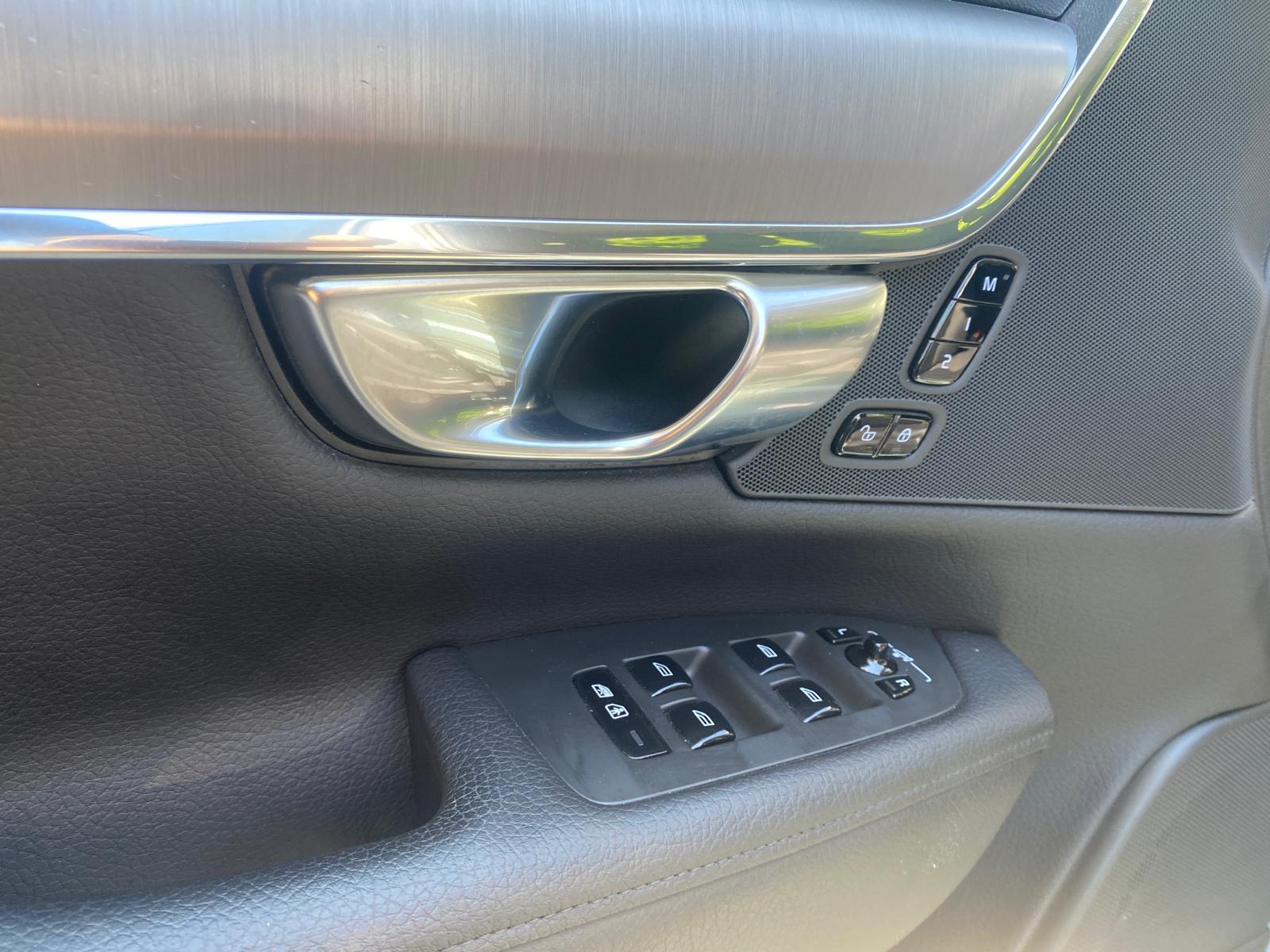 VOLVO V90 D5 AWD Momentum Geartronic Powerpulse-image-13