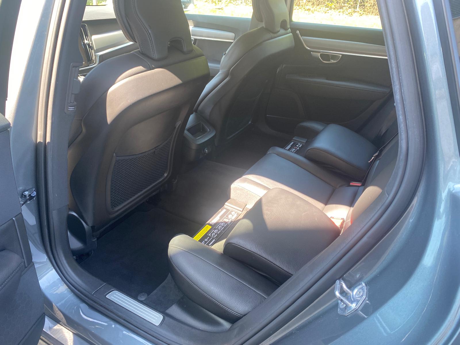 VOLVO V90 D5 AWD Momentum Geartronic Powerpulse-image-11