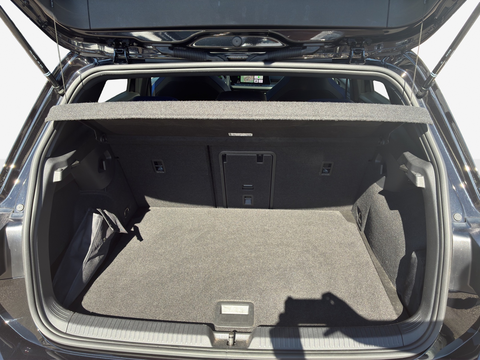 VW Golf 2.0 TSI R DSG 4Motion-image-12