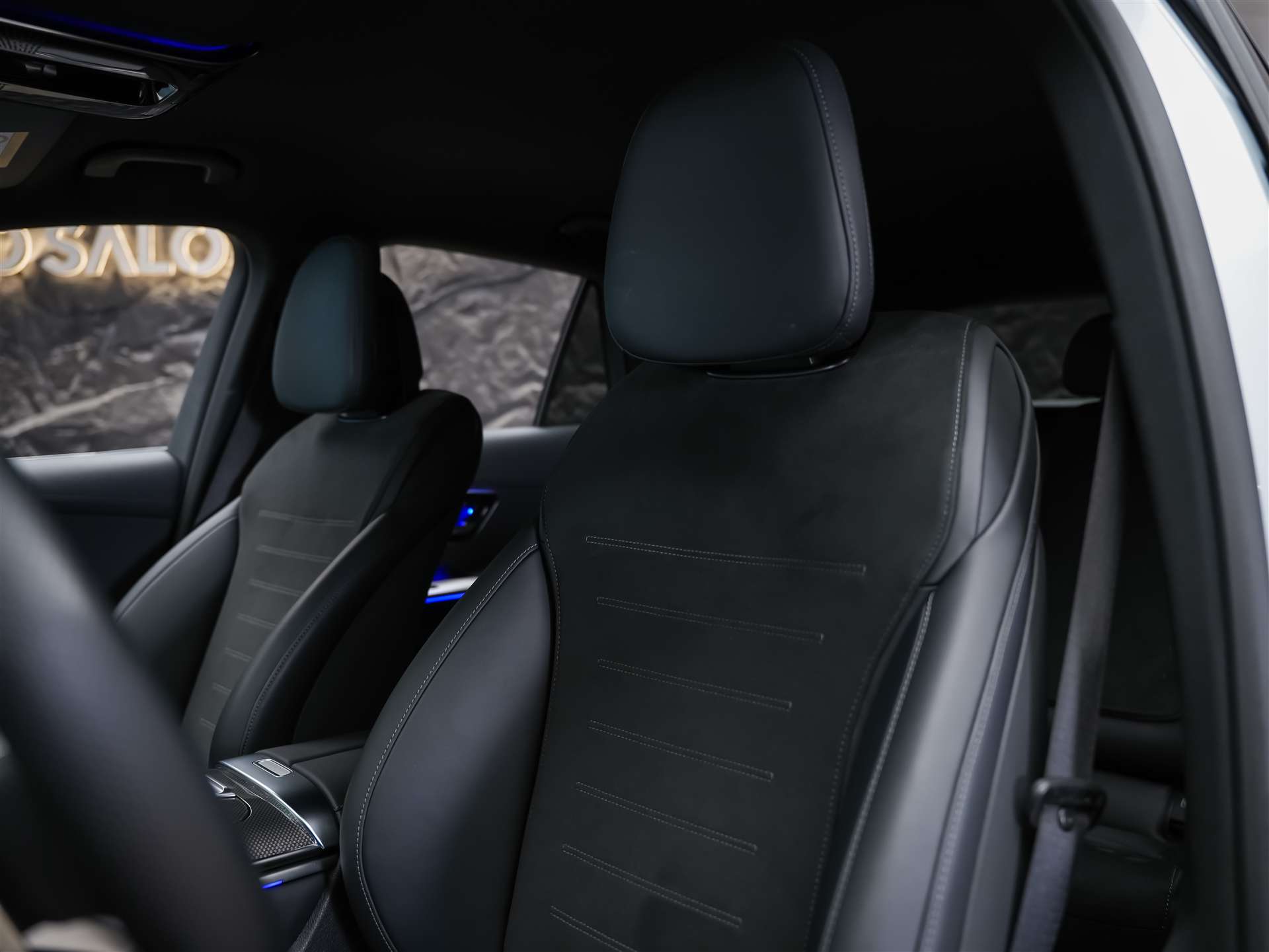 MERCEDES-BENZ GLC 300 d AMG Line 4matic *21" Felgen*Sitzheizung*Anhängerkupplung*-image-9