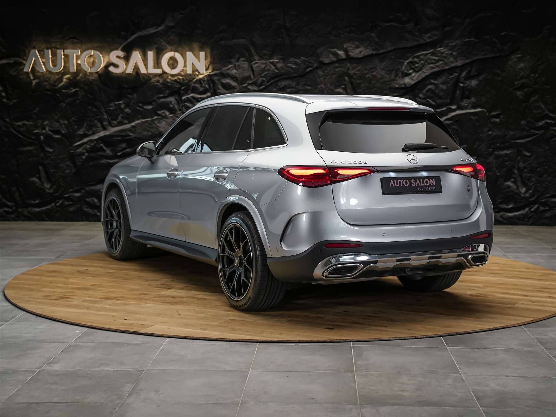 MERCEDES-BENZ GLC 300 d AMG Line 4matic *21" Felgen*Sitzheizung*Anhängerkupplung*-showroom-element-2