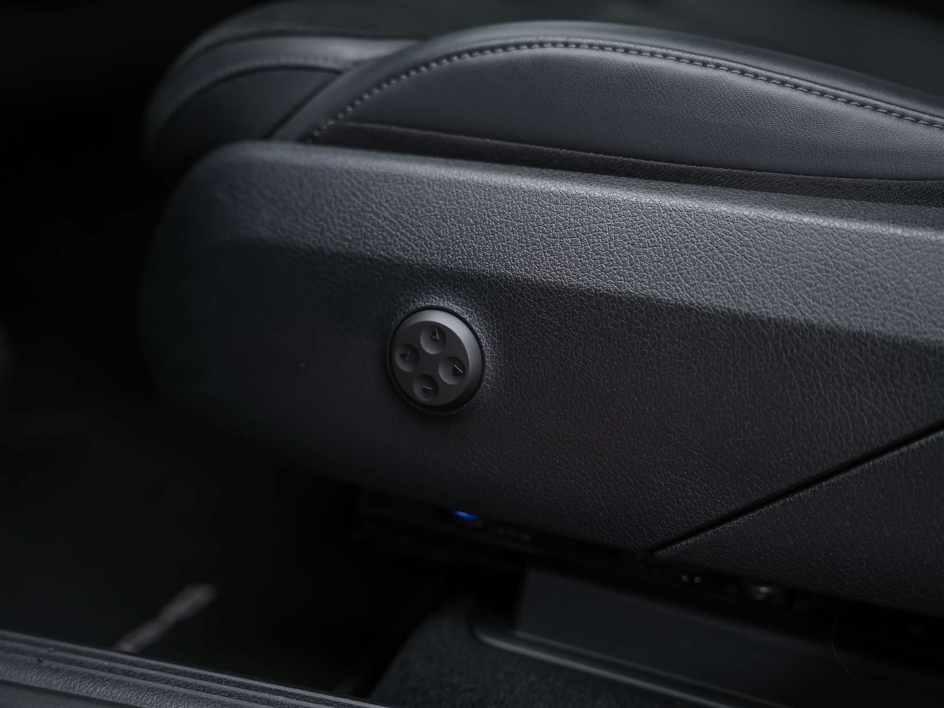MERCEDES-BENZ GLC 300 d AMG Line 4matic *21" Felgen*Sitzheizung*Anhängerkupplung*-image-25