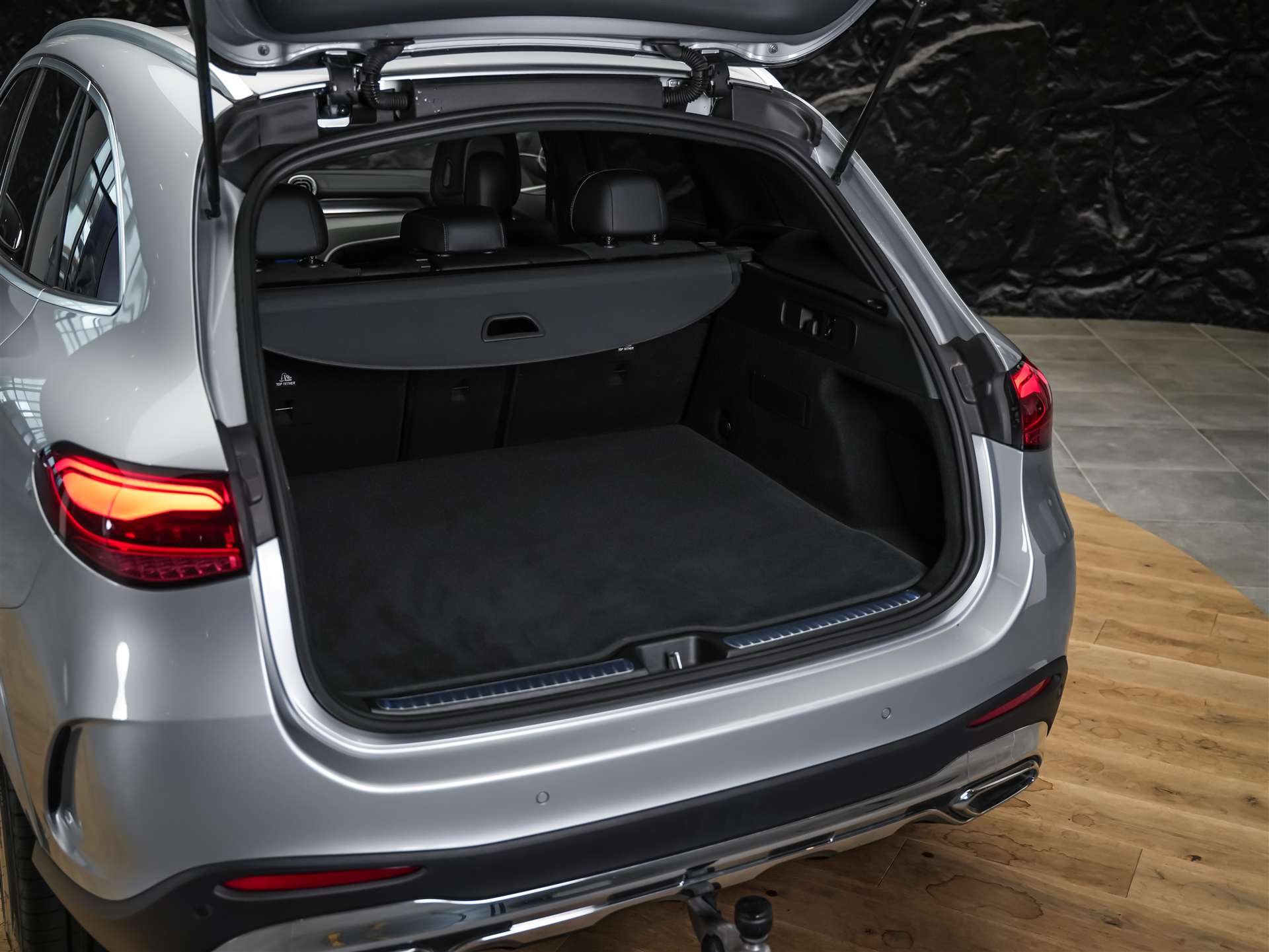MERCEDES-BENZ GLC 300 d AMG Line 4matic *21" Felgen*Sitzheizung*Anhängerkupplung*-image-45