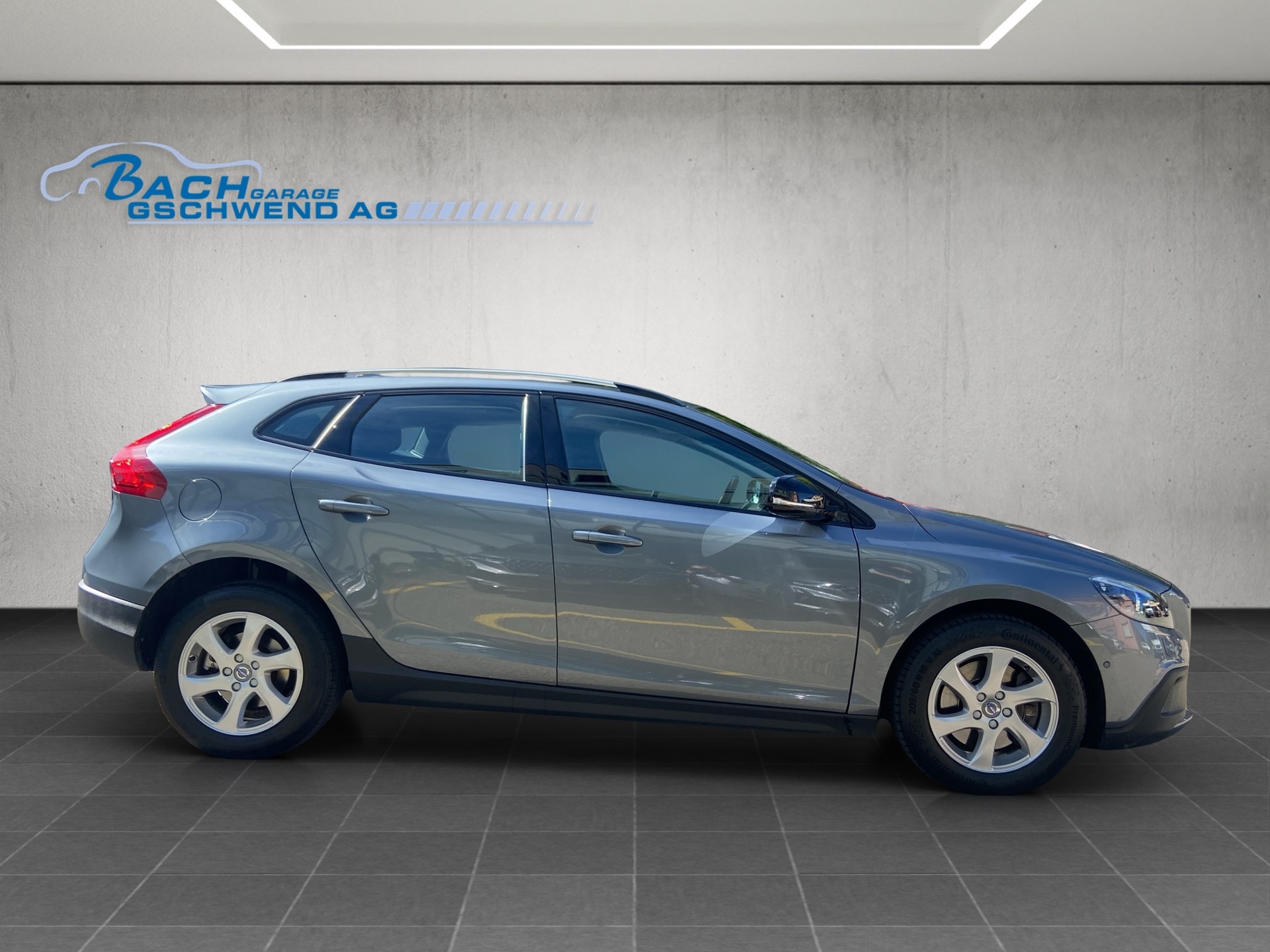 VOLVO V40 Cross Country T4 2.0 AWD Momentum Geartronic-showroom-element-2