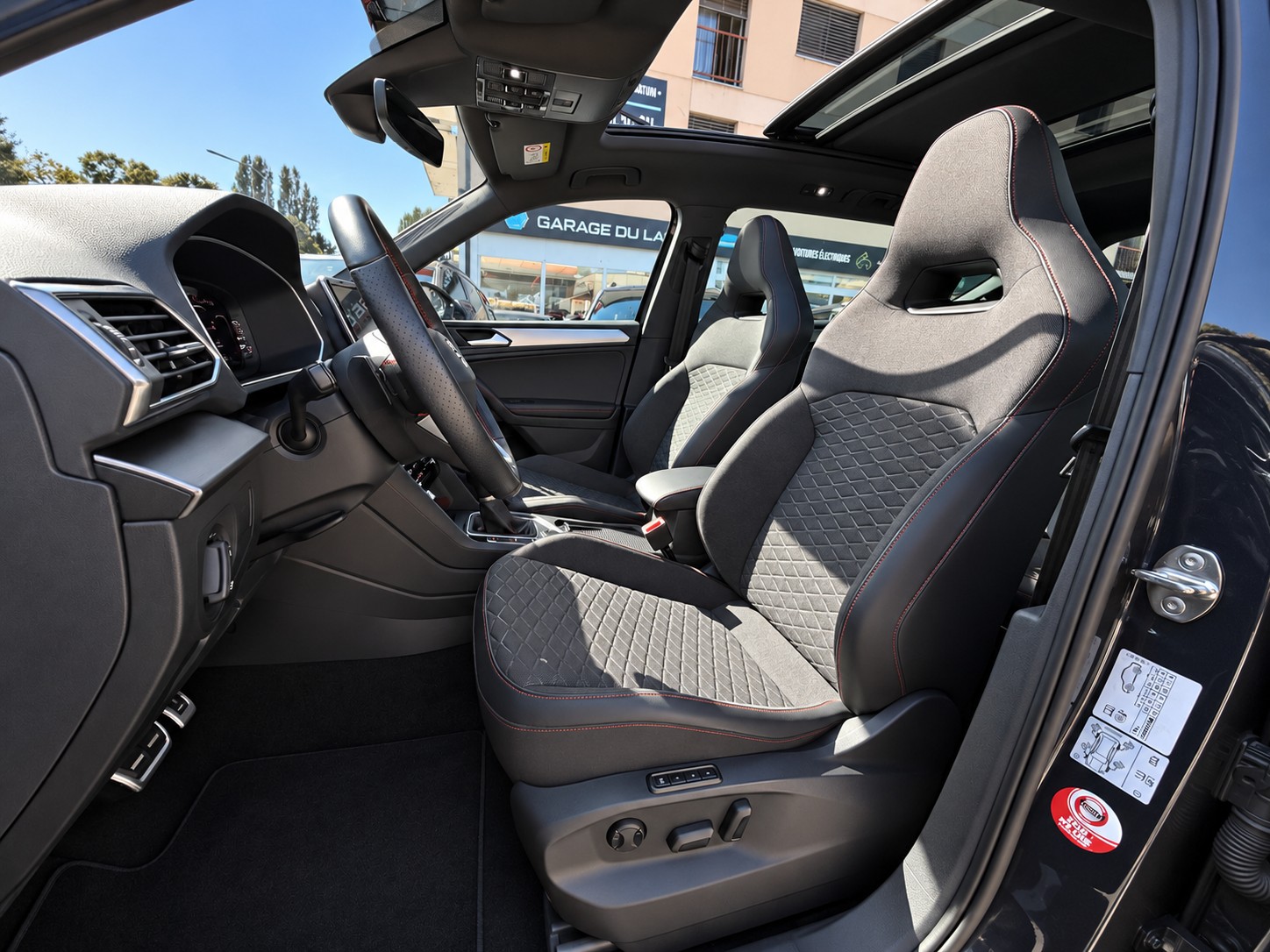 SEAT Tarraco 1.4 e-HYBRID DSG FR Crochet D'ATTELAGE / TOIT OUVRANT-image-12