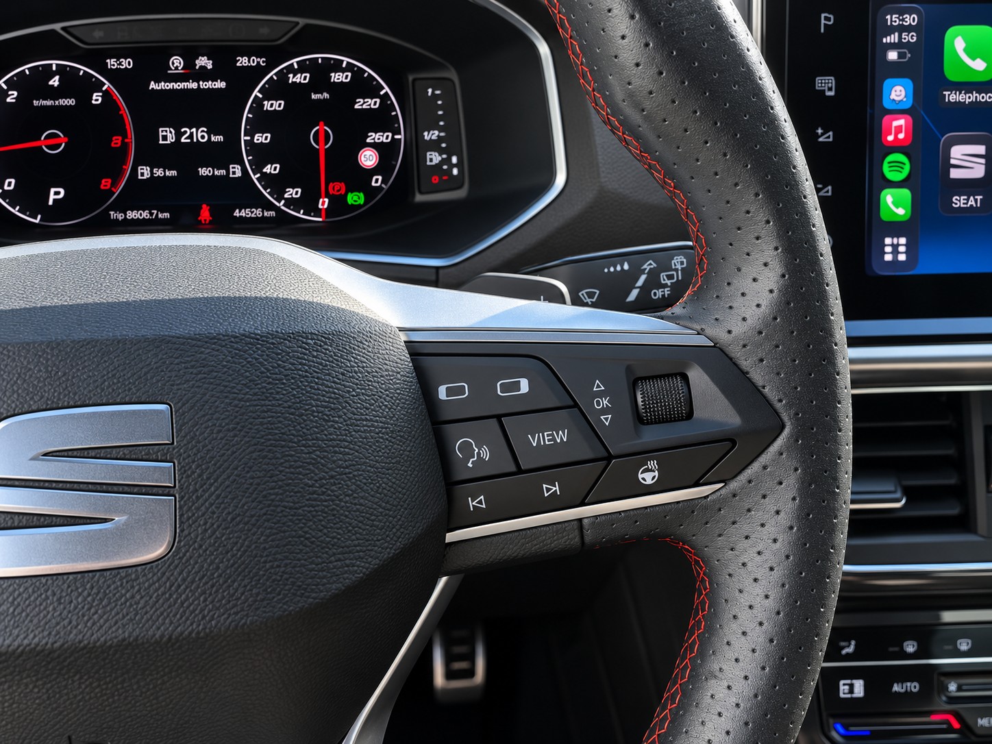 SEAT Tarraco 1.4 e-HYBRID DSG FR Crochet D'ATTELAGE / TOIT OUVRANT-image-15