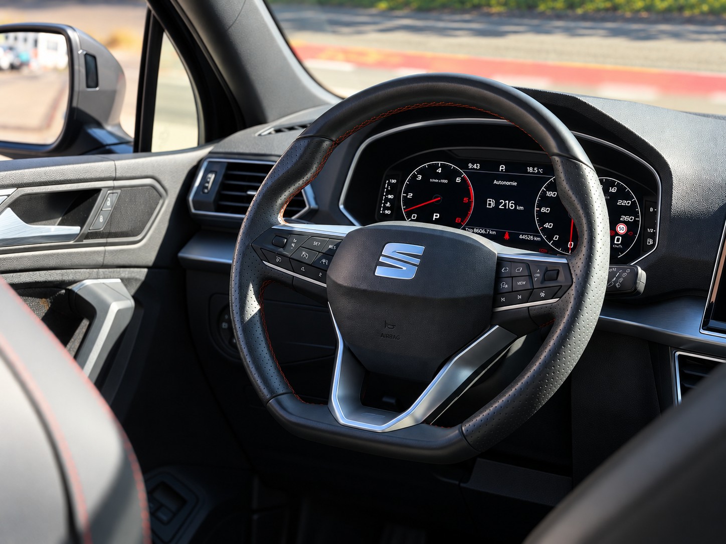 SEAT Tarraco 1.4 e-HYBRID DSG FR Crochet D'ATTELAGE / TOIT OUVRANT-image-13