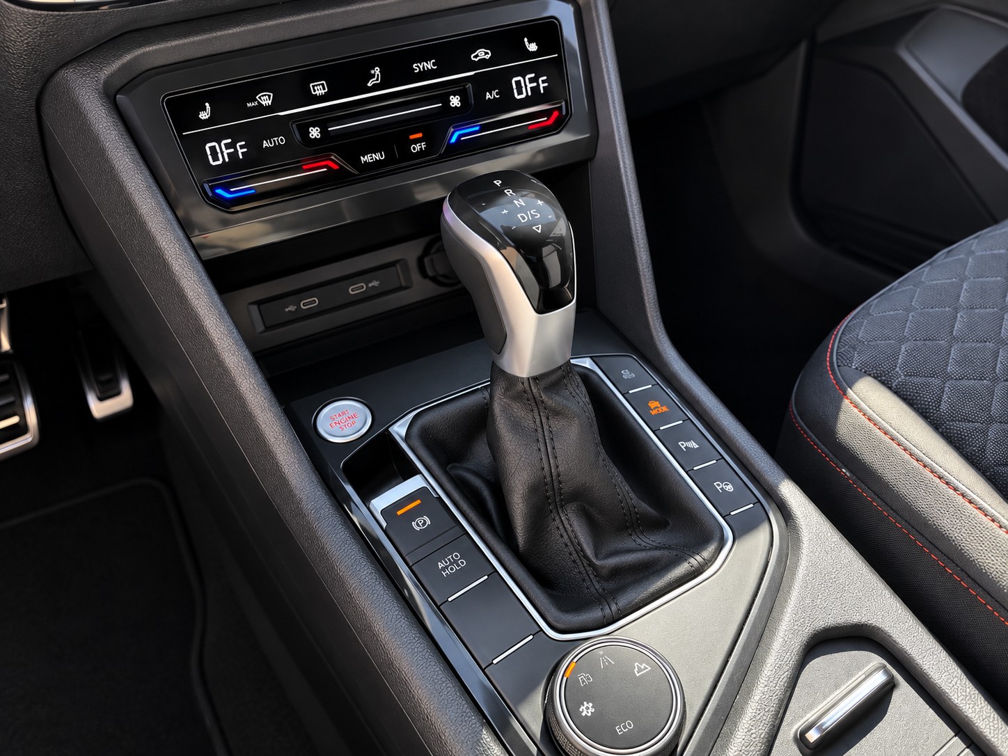 SEAT Tarraco 1.4 e-HYBRID DSG FR Crochet D'ATTELAGE / TOIT OUVRANT-image-21