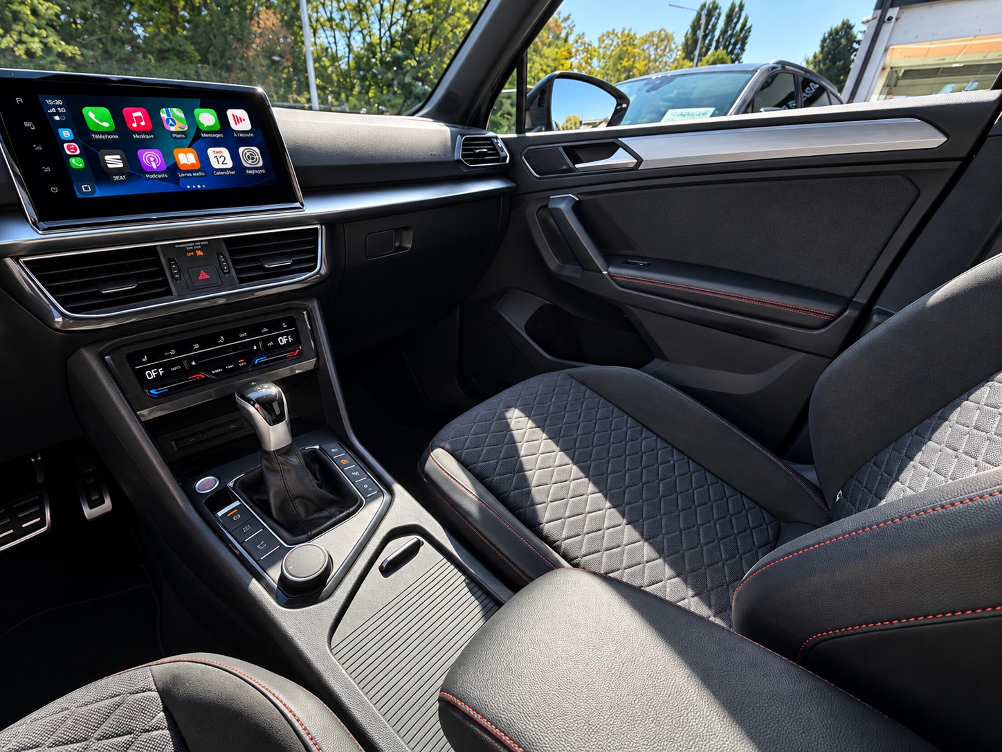 SEAT Tarraco 1.4 e-HYBRID DSG FR Crochet D'ATTELAGE / TOIT OUVRANT-image-22