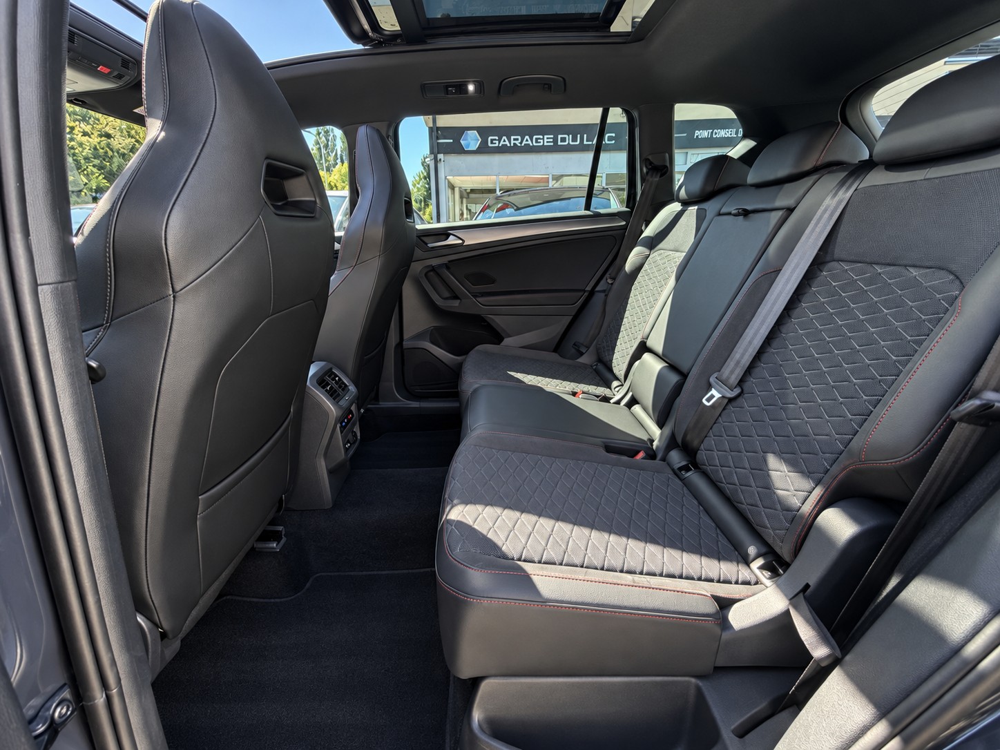 SEAT Tarraco 1.4 e-HYBRID DSG FR Crochet D'ATTELAGE / TOIT OUVRANT-image-11