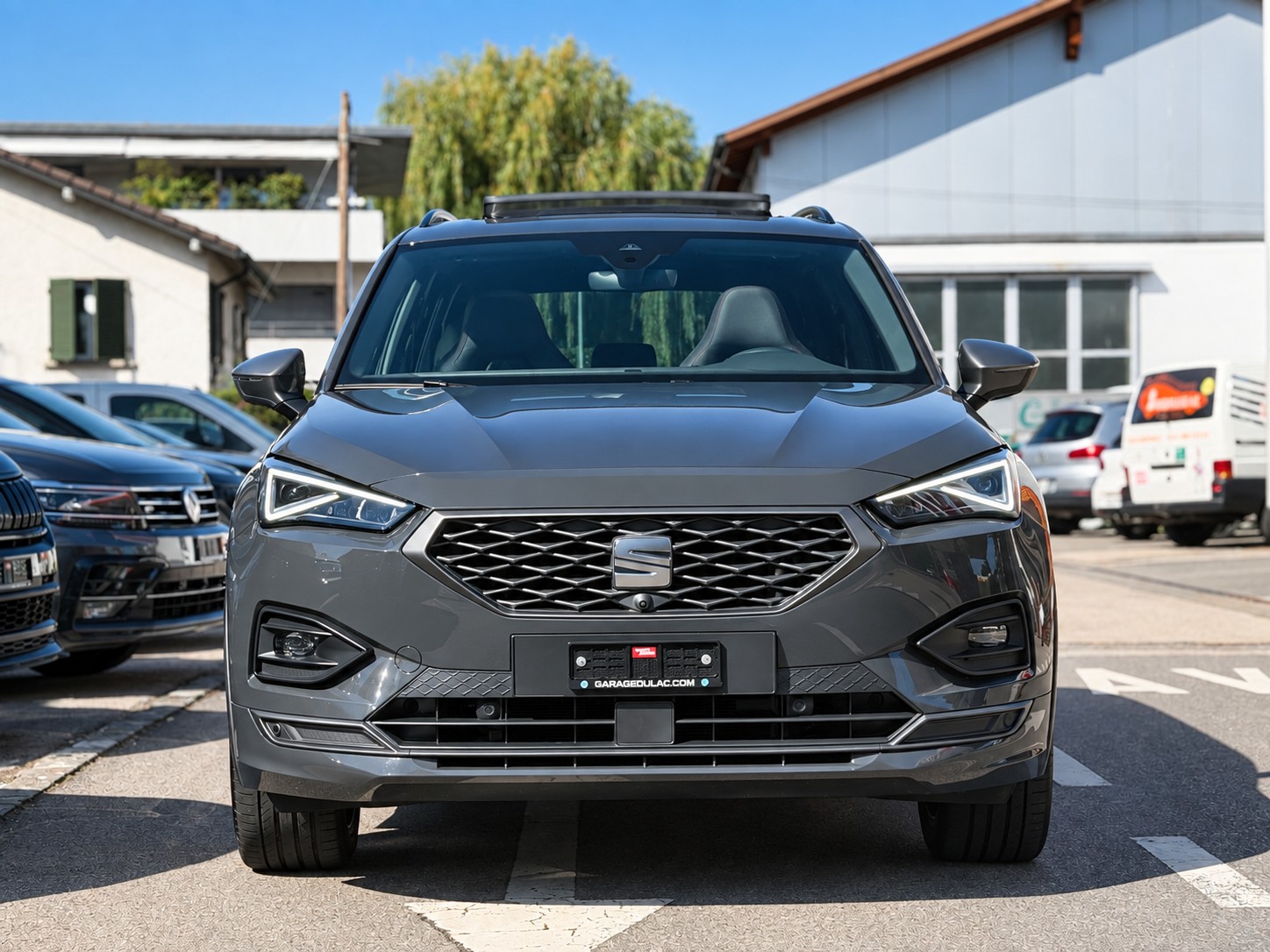 SEAT Tarraco 1.4 e-HYBRID DSG FR Crochet D'ATTELAGE / TOIT OUVRANT-showroom-element-1