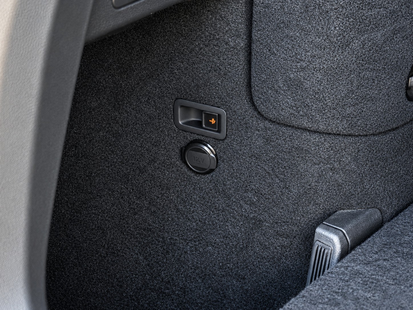 SEAT Tarraco 1.4 e-HYBRID DSG FR Crochet D'ATTELAGE / TOIT OUVRANT-image-9